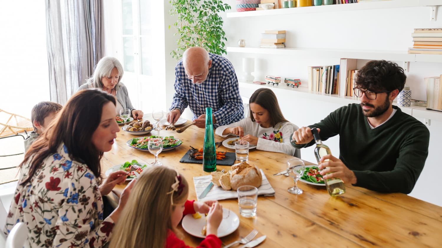 I Eat Dinner At The Kitchen Table – Things In The Kitchen