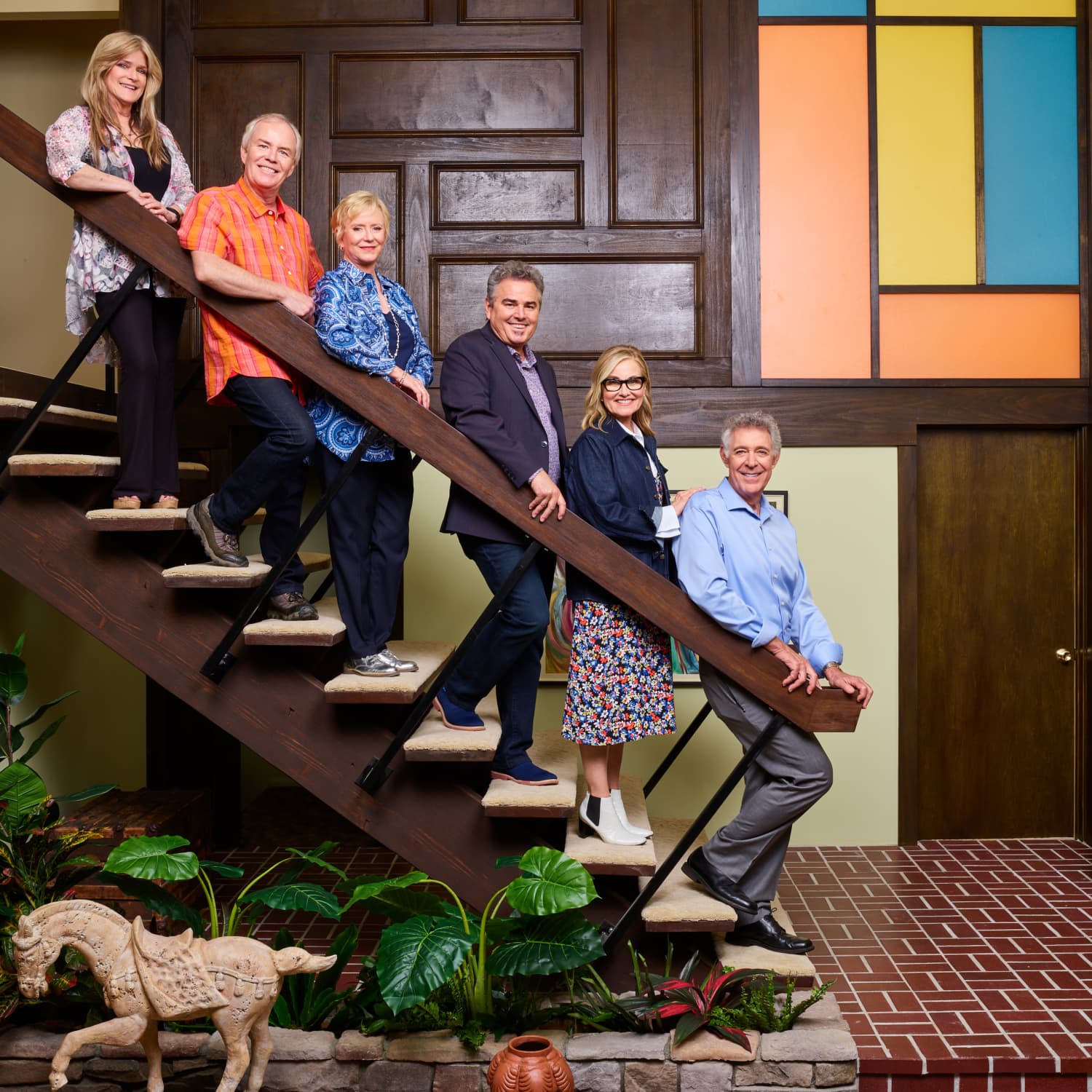 A very brady renovation season 1 episode 2 sales