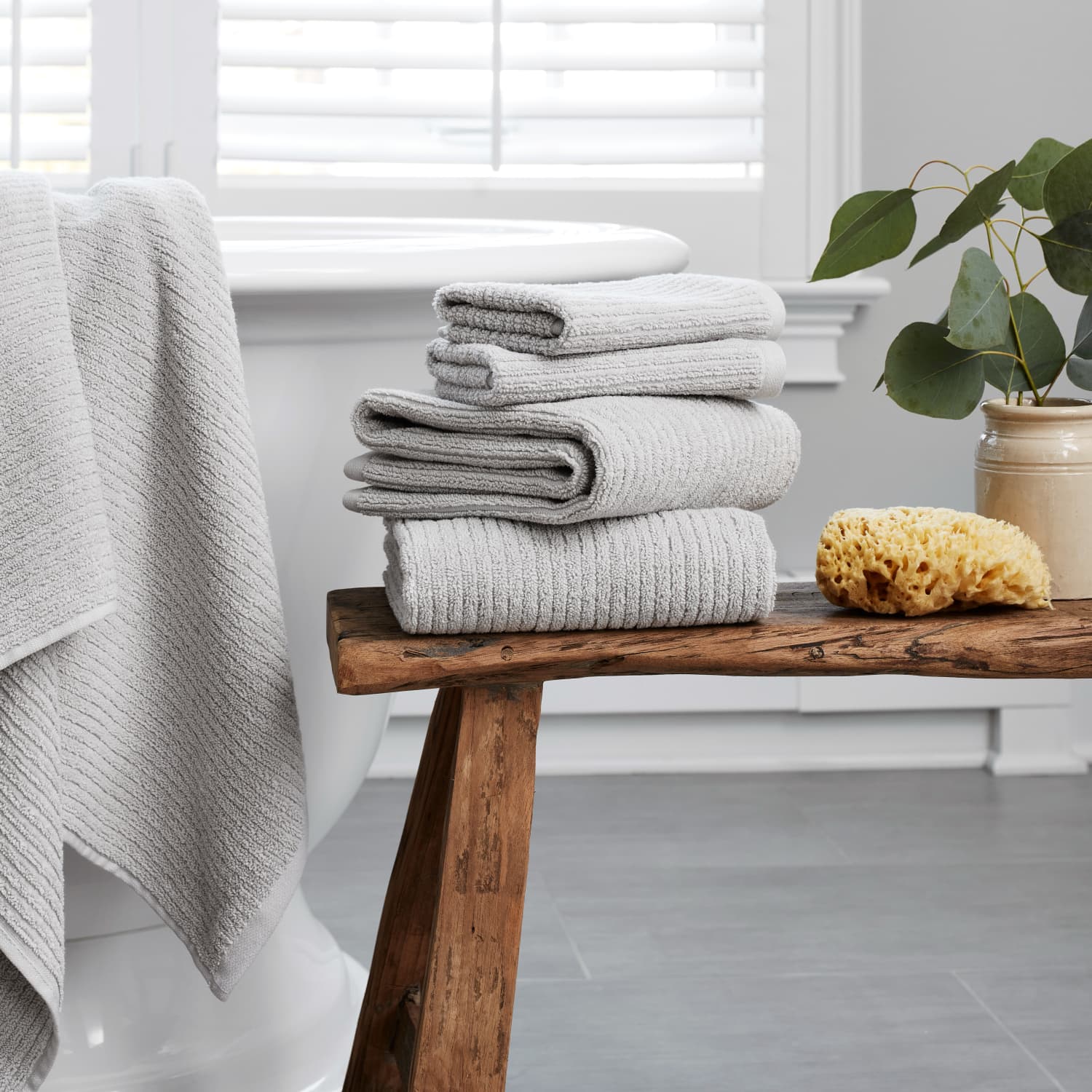Boll & Branch Spa Organic Bath Towel - Stone