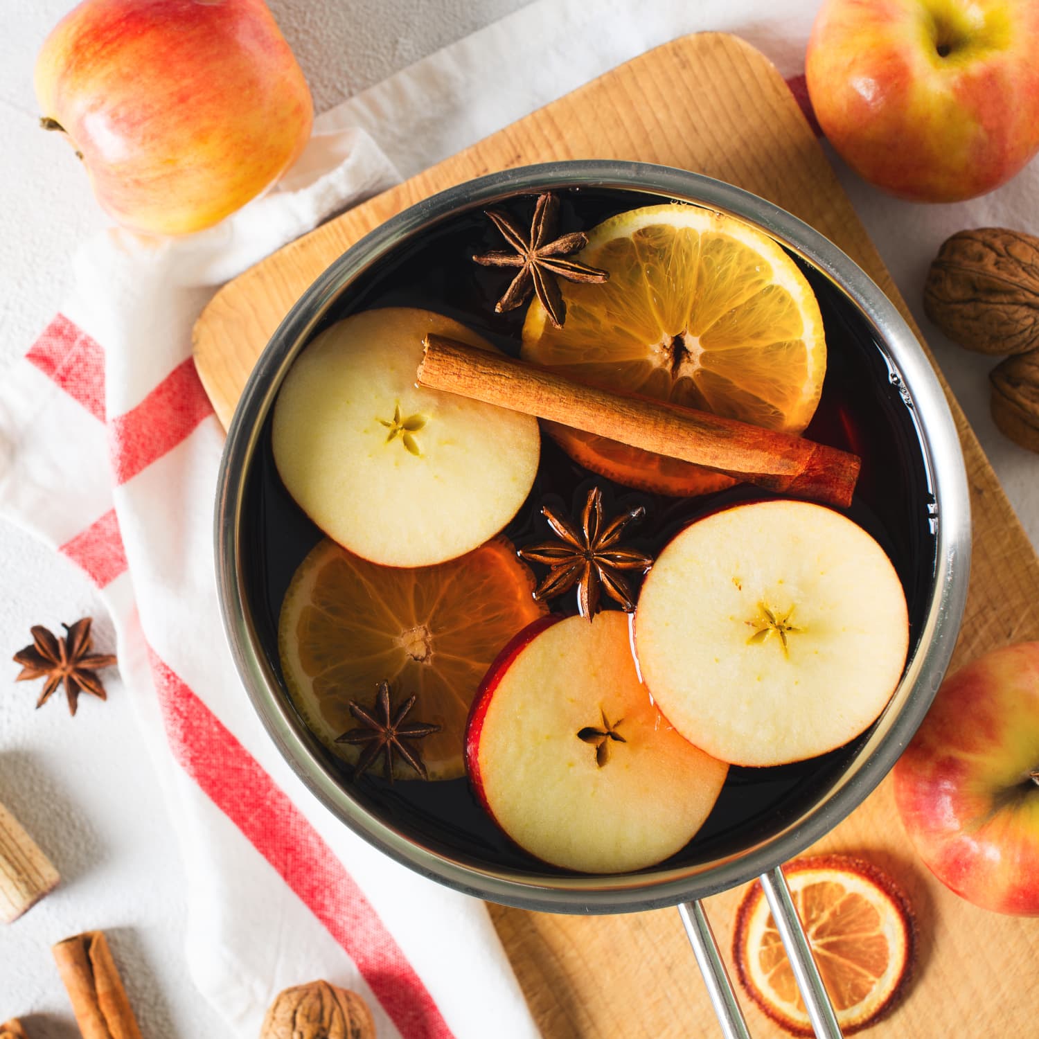 13 Simmer Pot Recipes to Make Your Home Smell Like Fall | Apartment Therapy