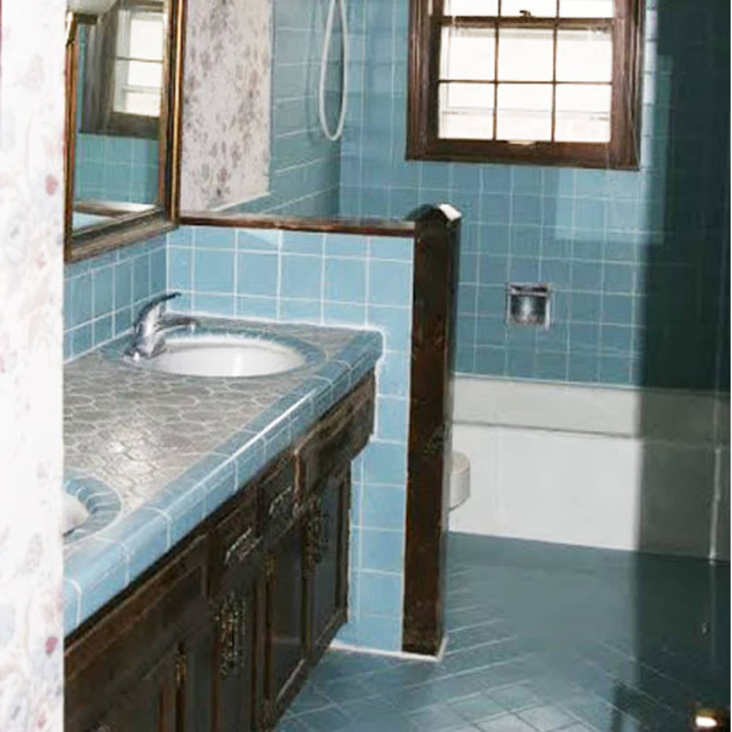 Before After A Clean And Modern Bathroom For 2 000 Apartment Therapy