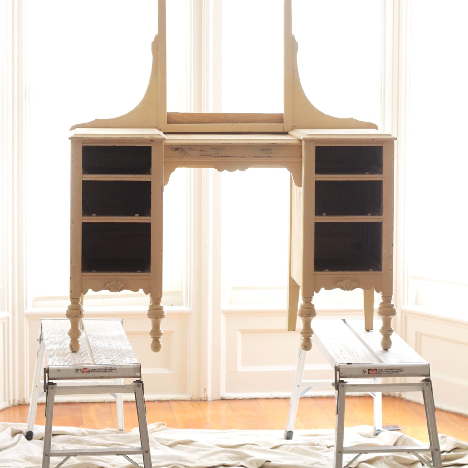 How To Turn a Vintage Vanity Into a Desk | Apartment Therapy