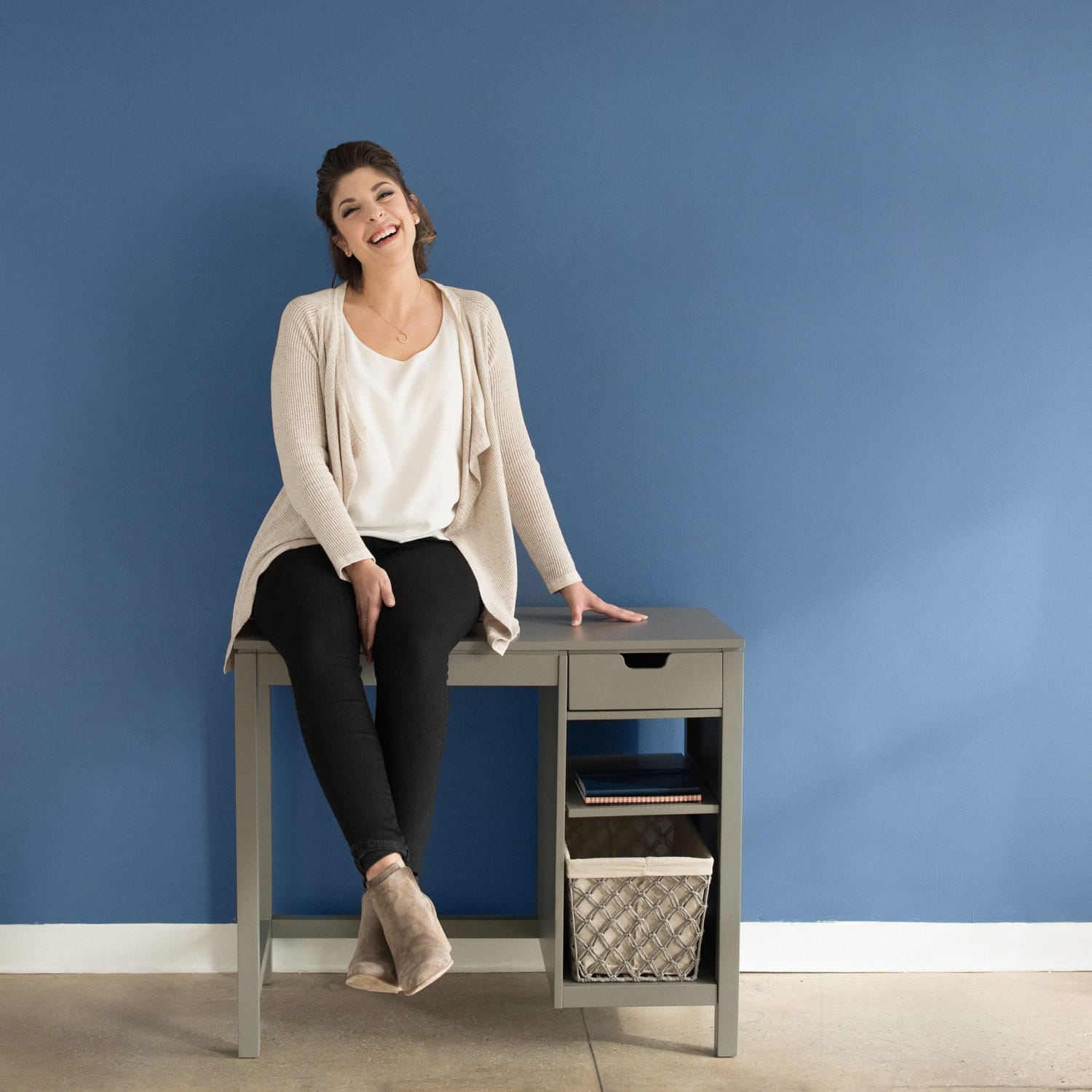 Small Space Love The Artist Whose 500 Square Feet Are Both Home And Studio Apartment Therapy