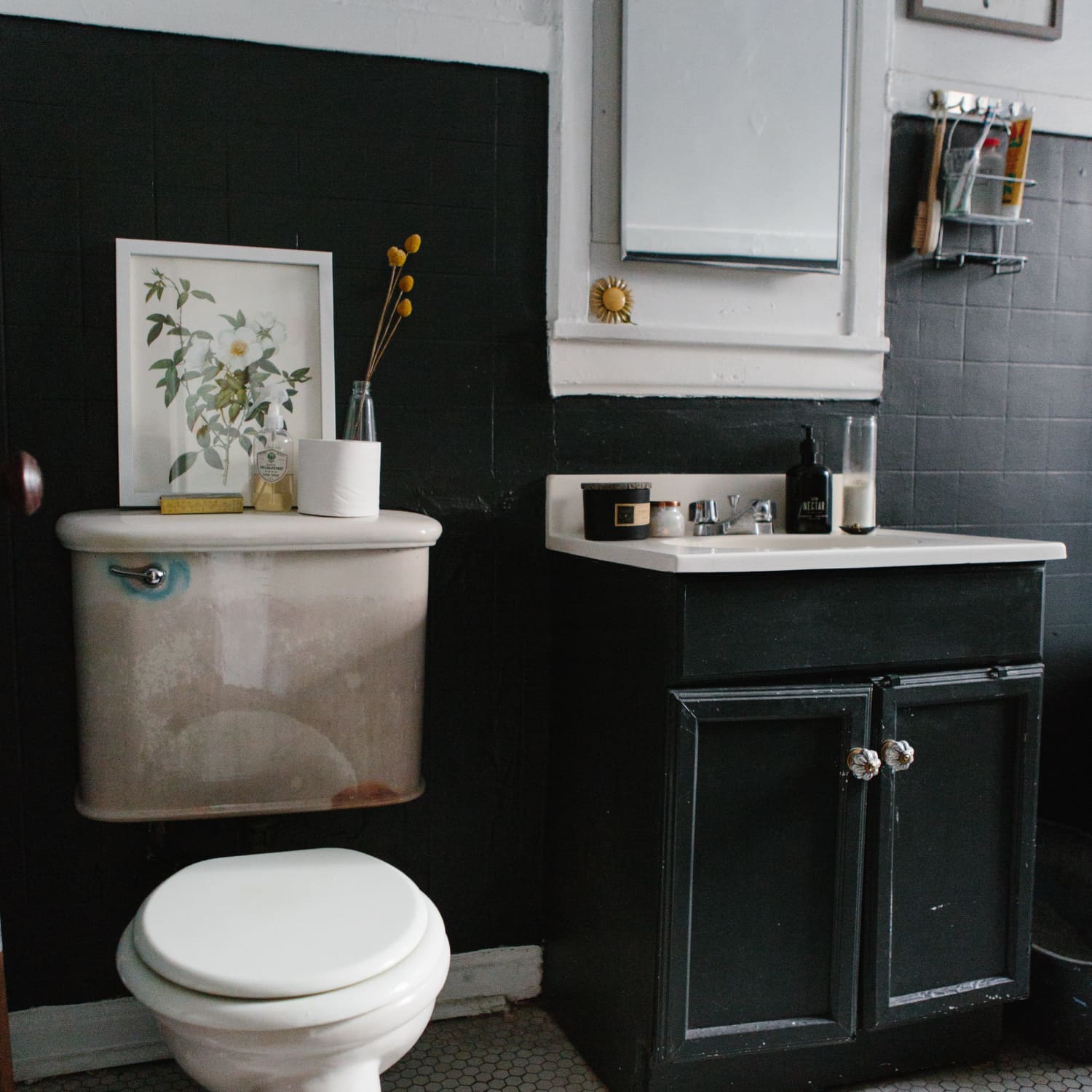 20 Reversible Ideas To Overhaul Your Rental Bathroom Now Apartment Therapy