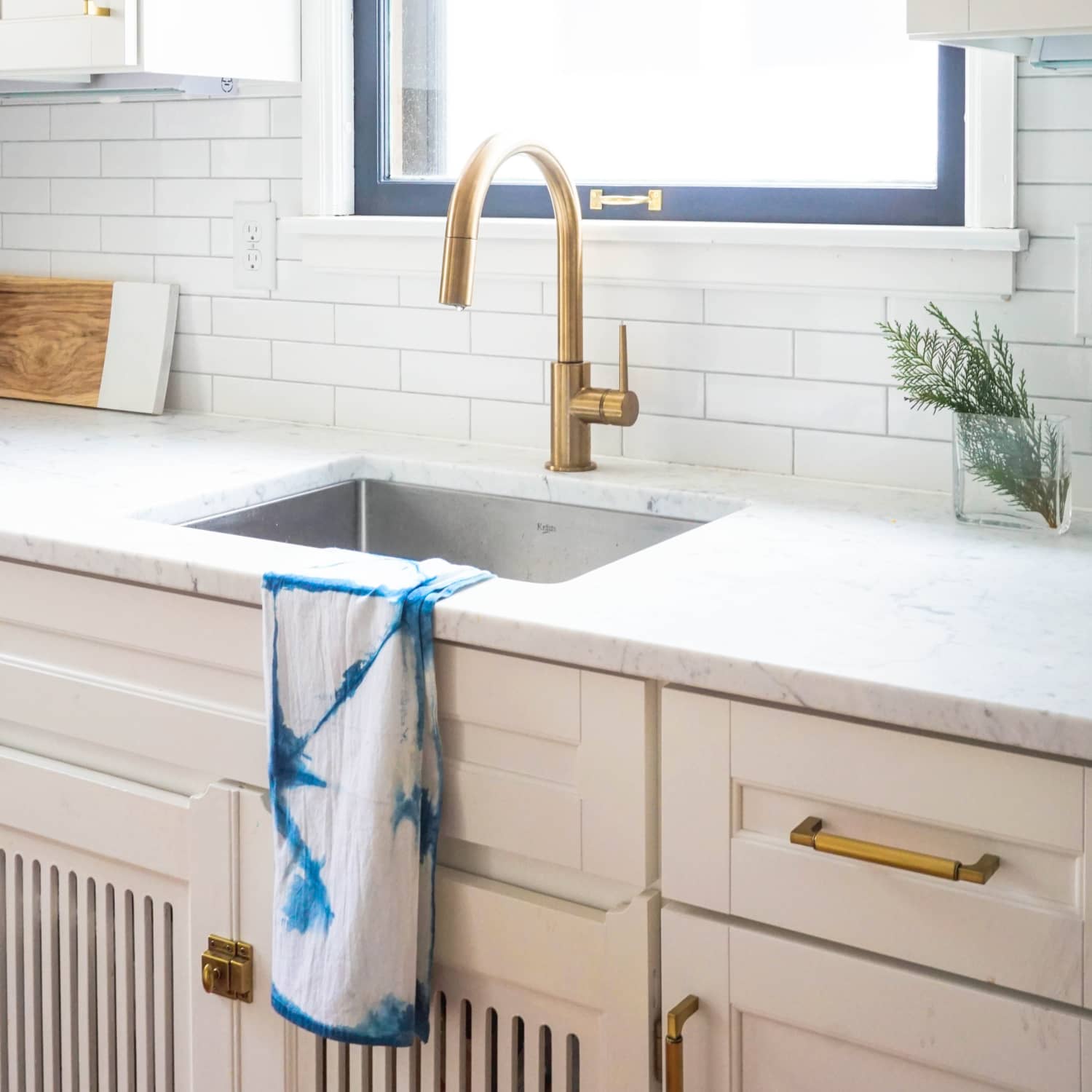Kitchen Sink Window Decorating Ideas | Apartment Therapy