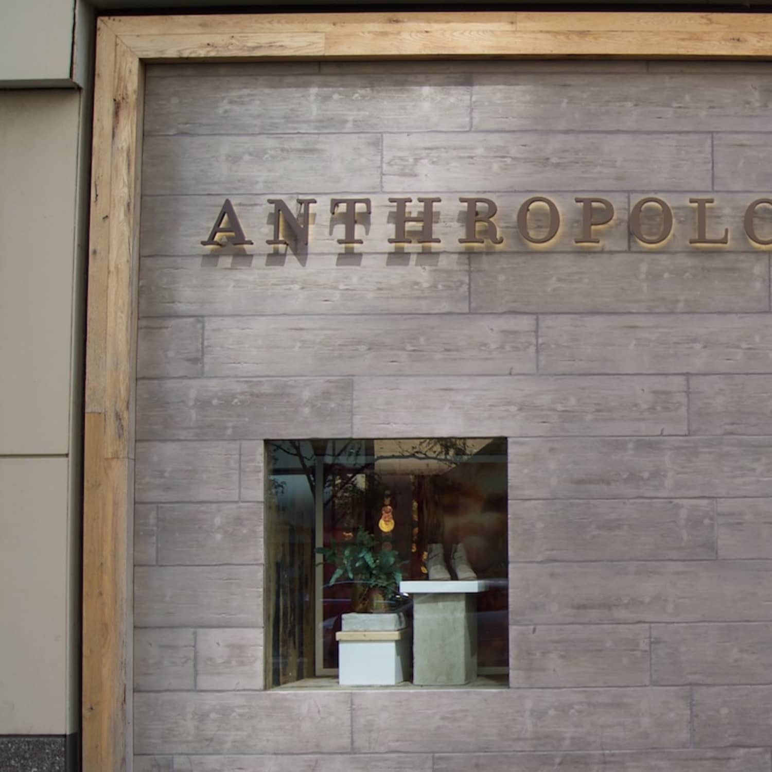 Anthropologie Has A New And Easy-To-Use Payment Option ...