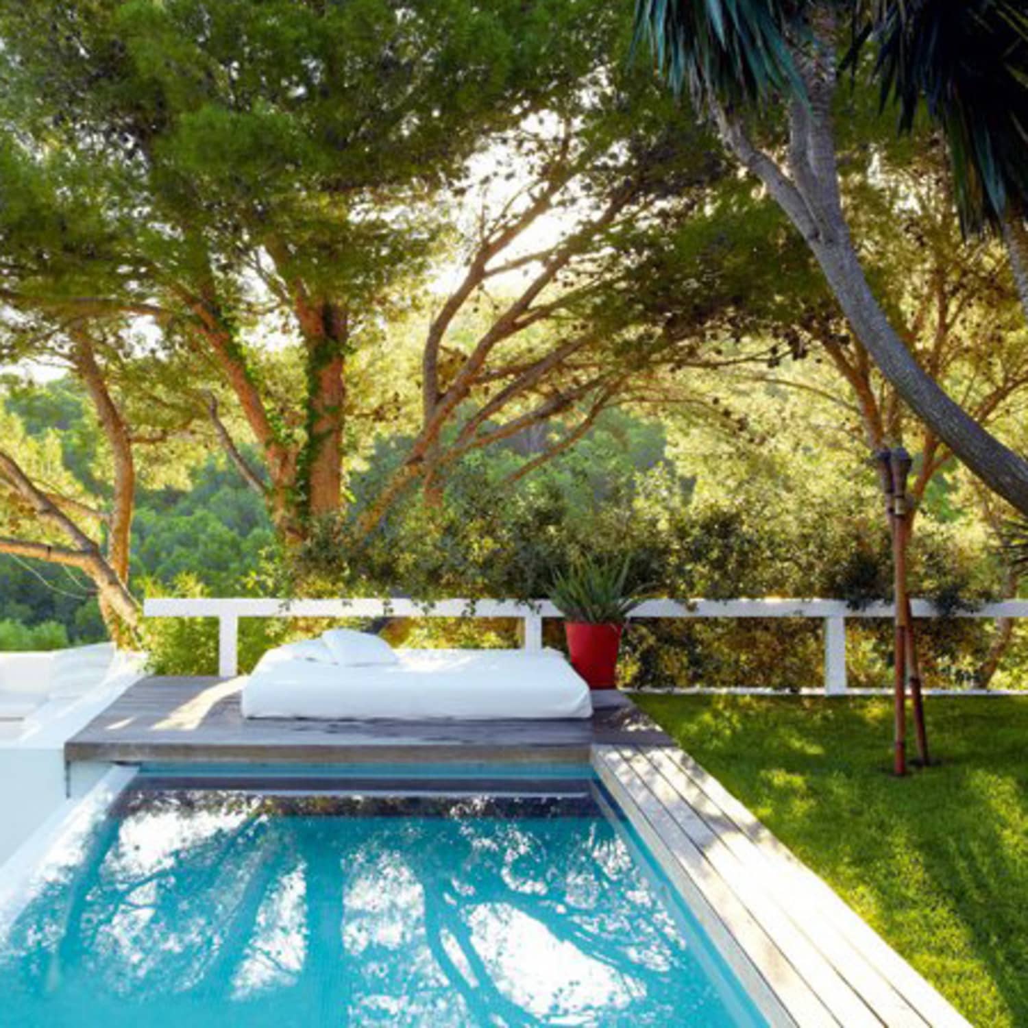 9 Ways To Get The Backyard Of Your Dreams On A Budget Apartment