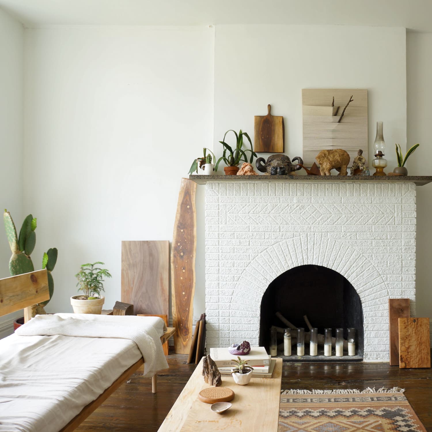 The 20 Best Mantel Ideas How To Decorate A Fireplace Mantel