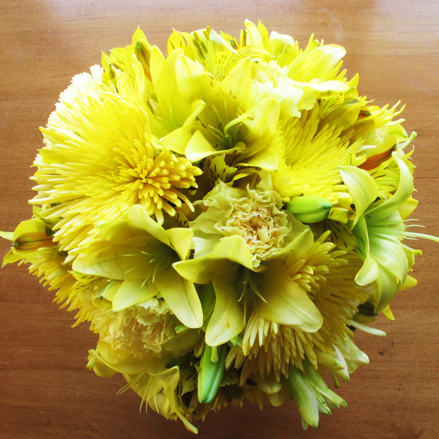 Top Tricks For Making Grocery Store Flowers Look Great Apartment Therapy