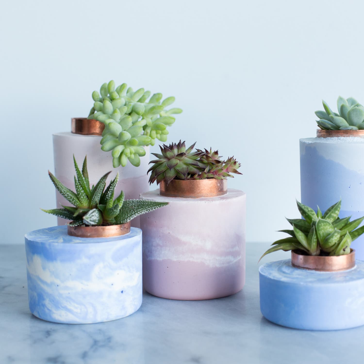 Painting Plastic Pots To Look Like Cement - The Honeycomb Home