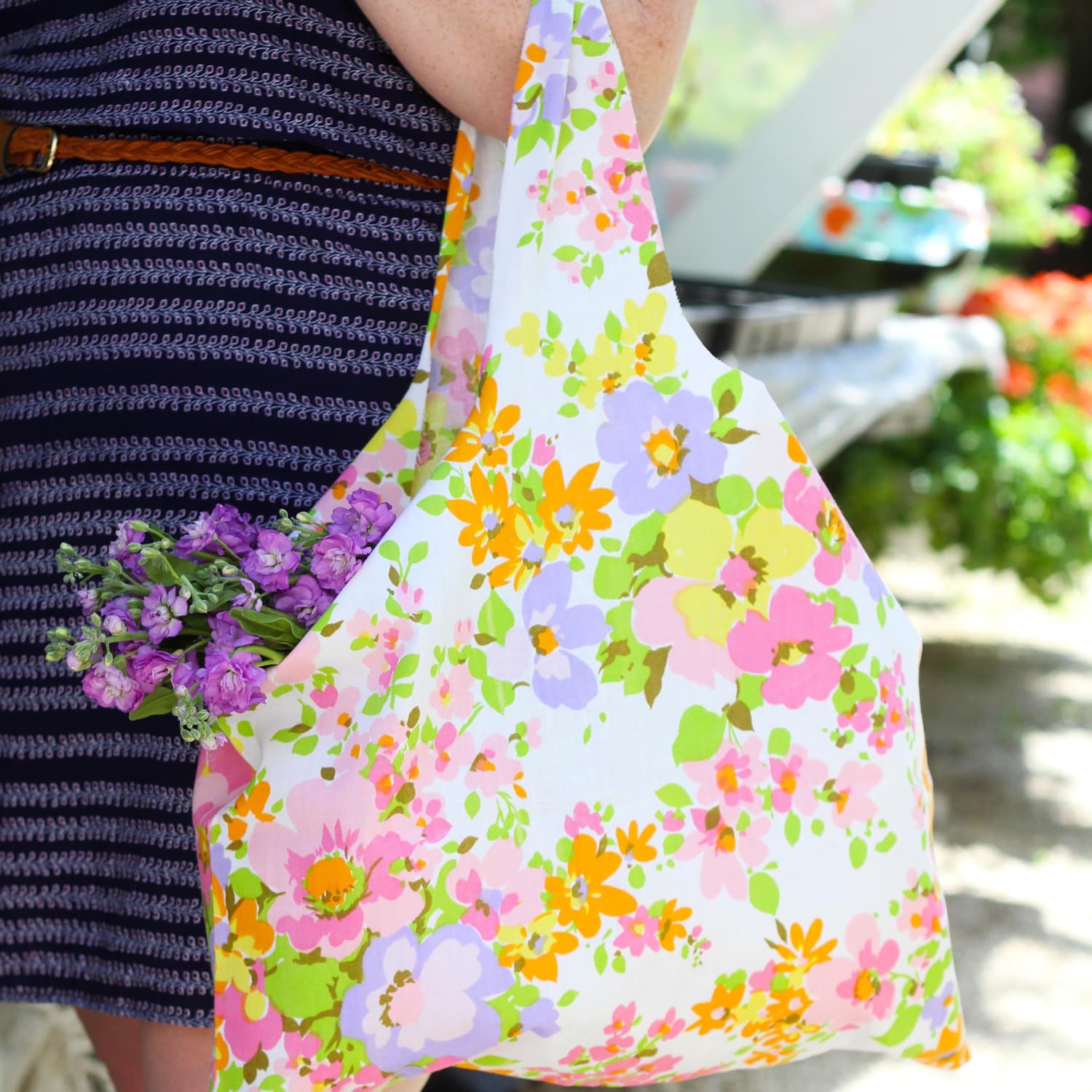 DIY: No-Sew Tote Bag From A Pillowcase