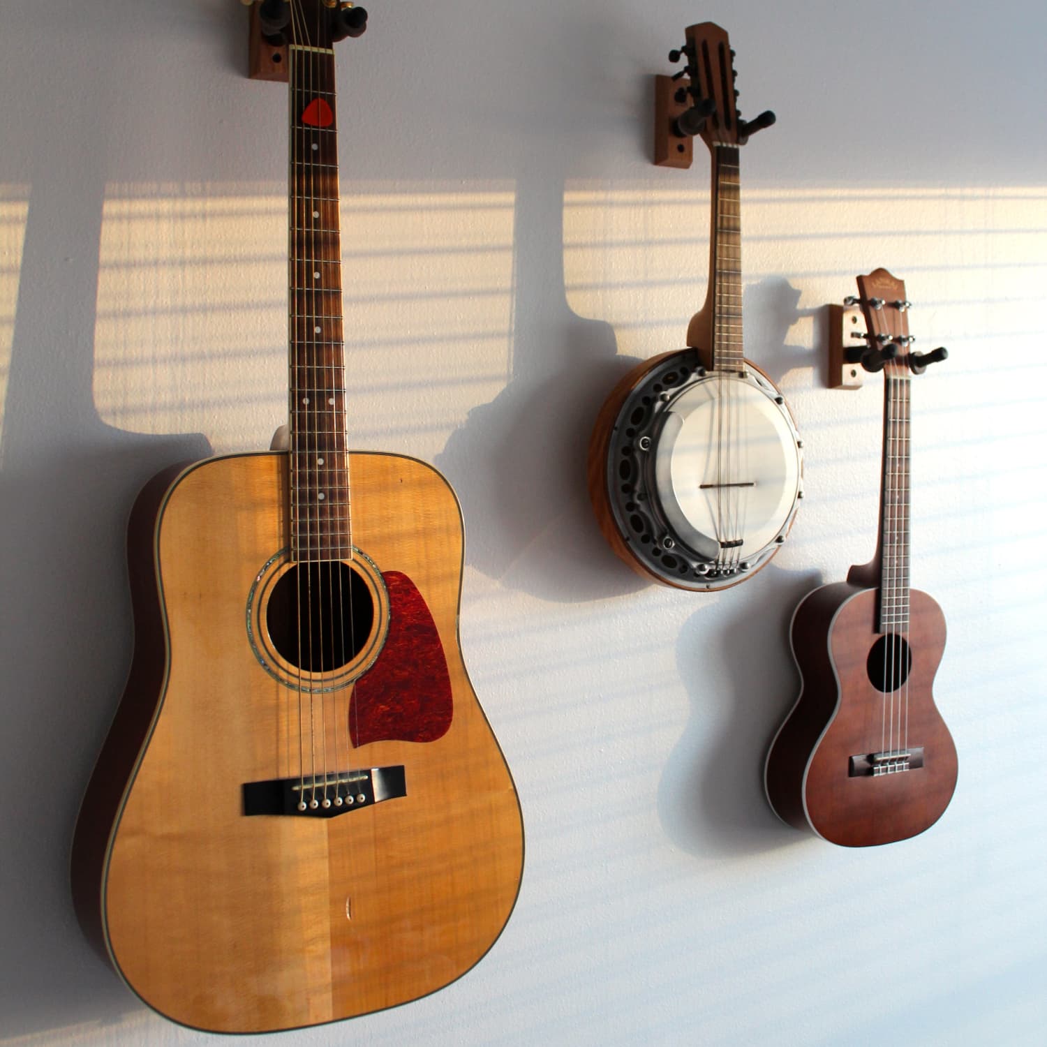 5 Simple Yet Stylish Ways To Display Stringed Instruments Apartment Therapy