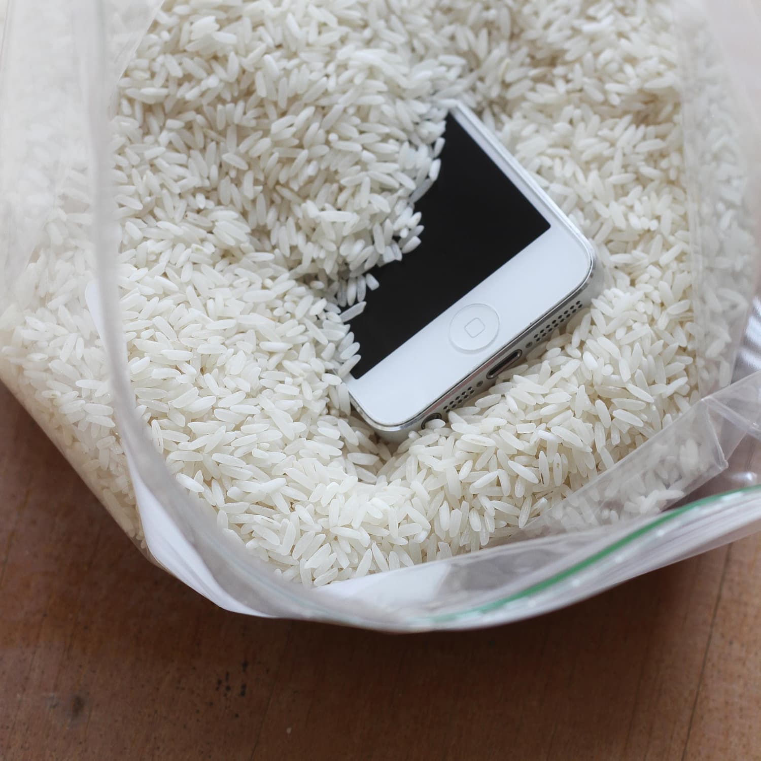 How To Remove Condensation From Inside Your Phone Apartment Therapy