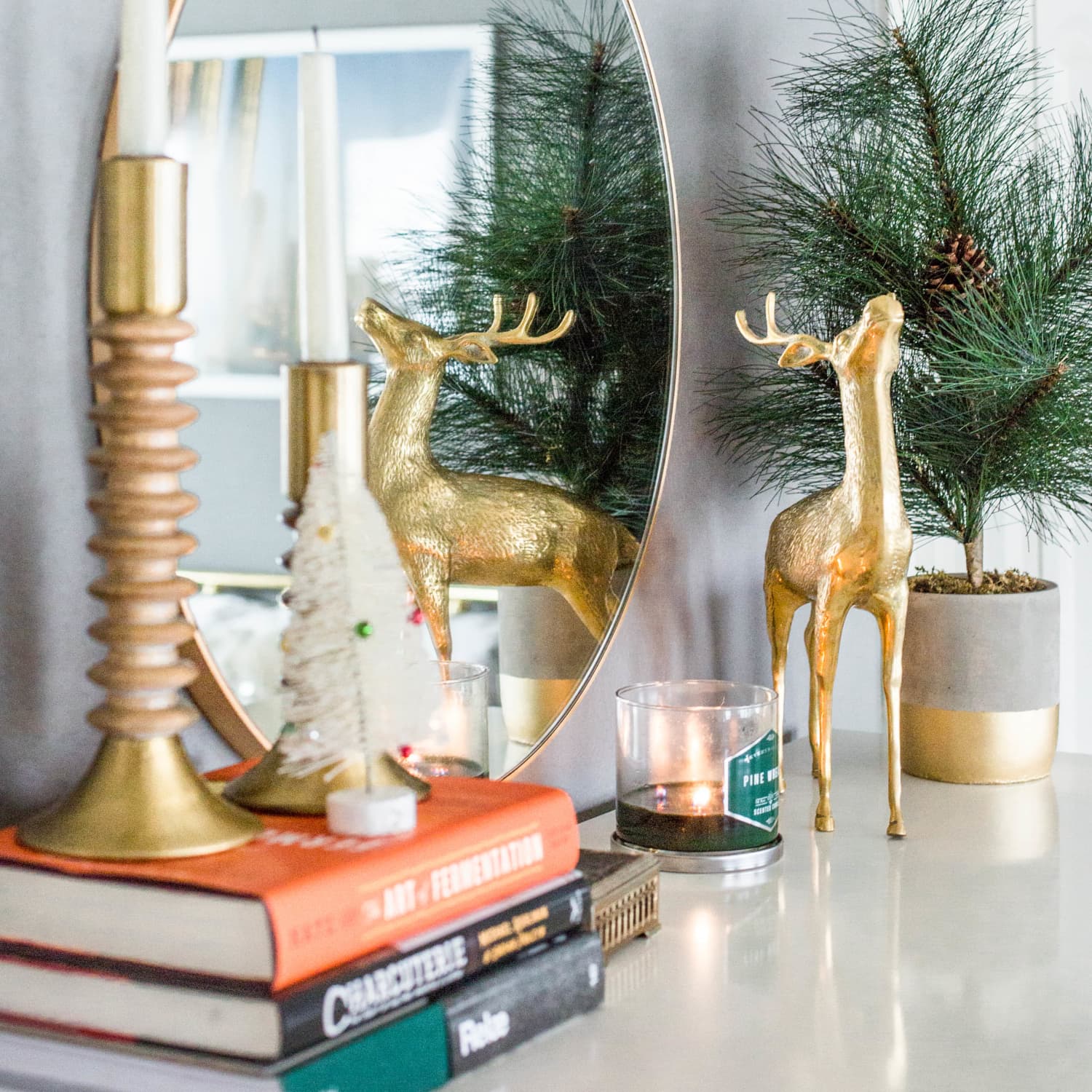 23 Christmas Decor Ideas for Small Spaces & Apartments | Apartment ...