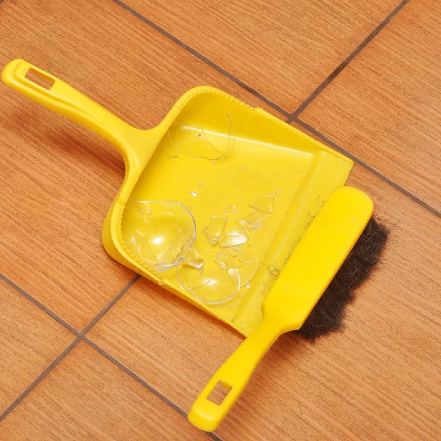 Quick Tip: How To Easily And Safely Clean Up Every Last Shard Of Broken  Glass | Apartment Therapy