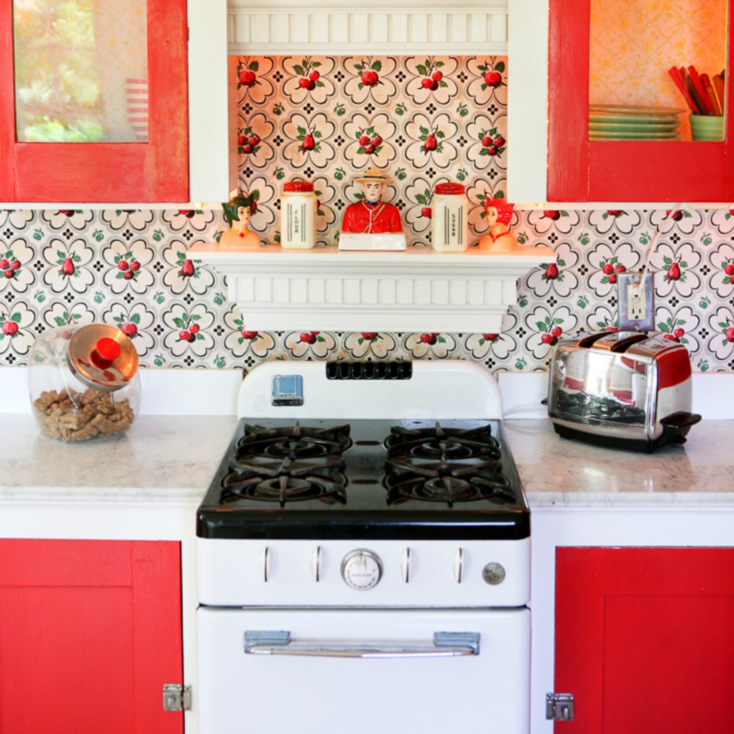 Cool Ideas To Steal If You Want A Red Kitchen