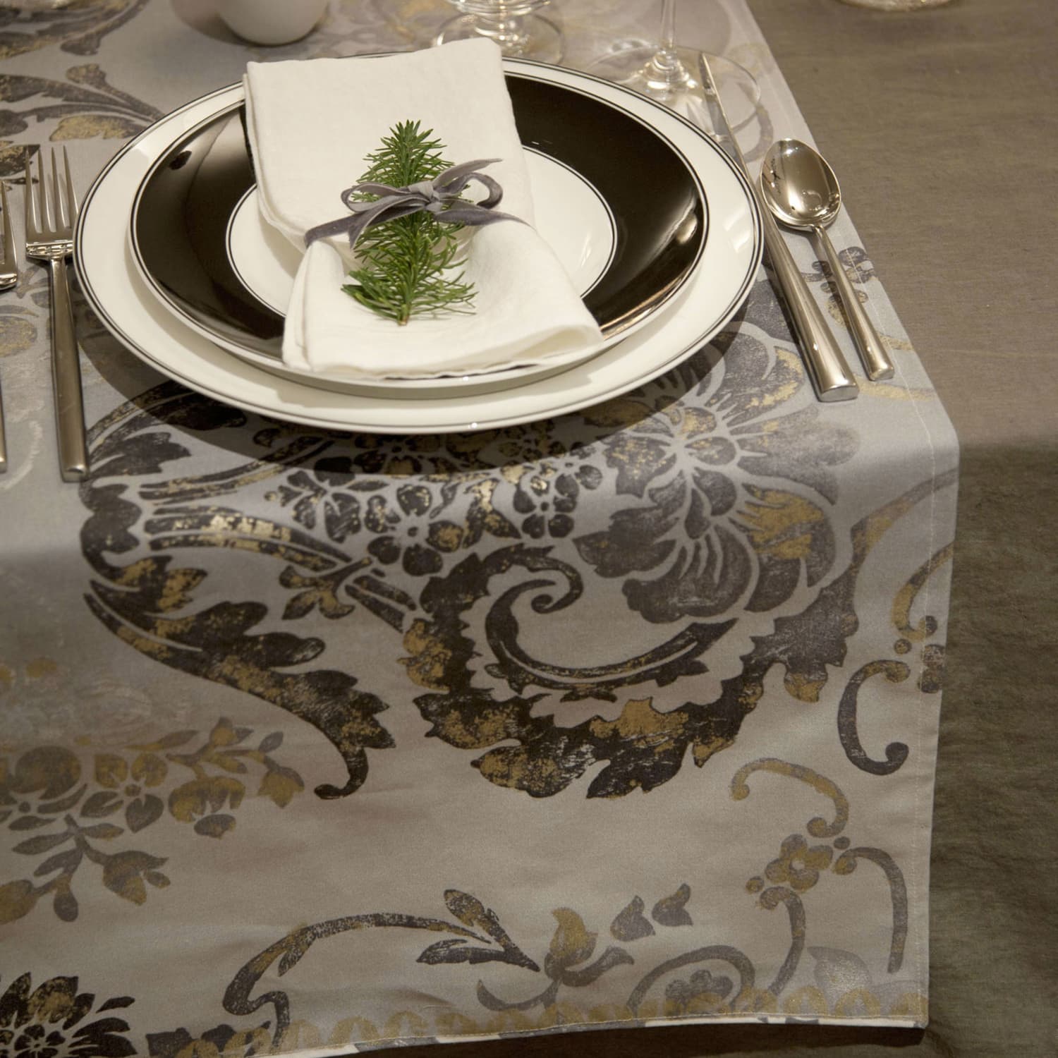 table runner fabric