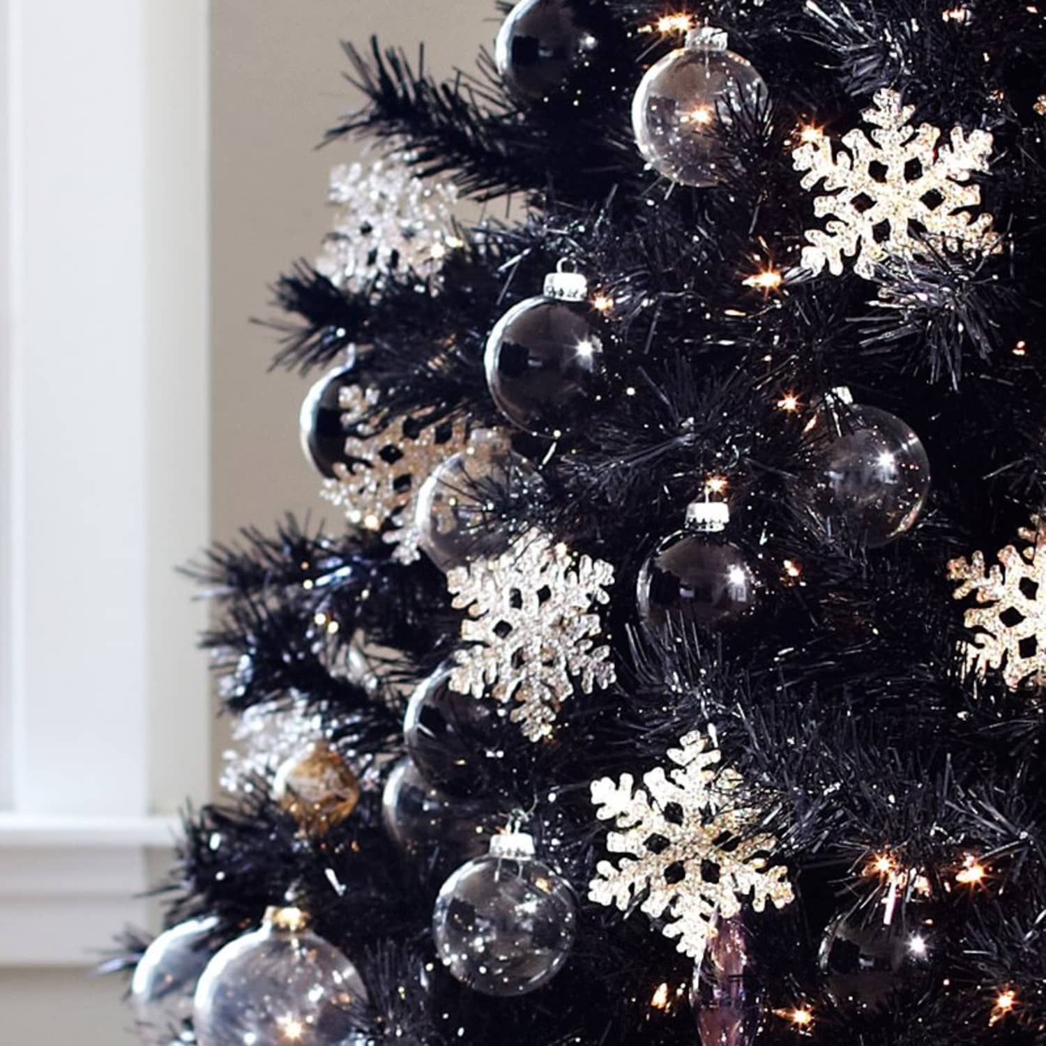 Treetopia Tuxedo Black Christmas Tree Review | Apartment Therapy