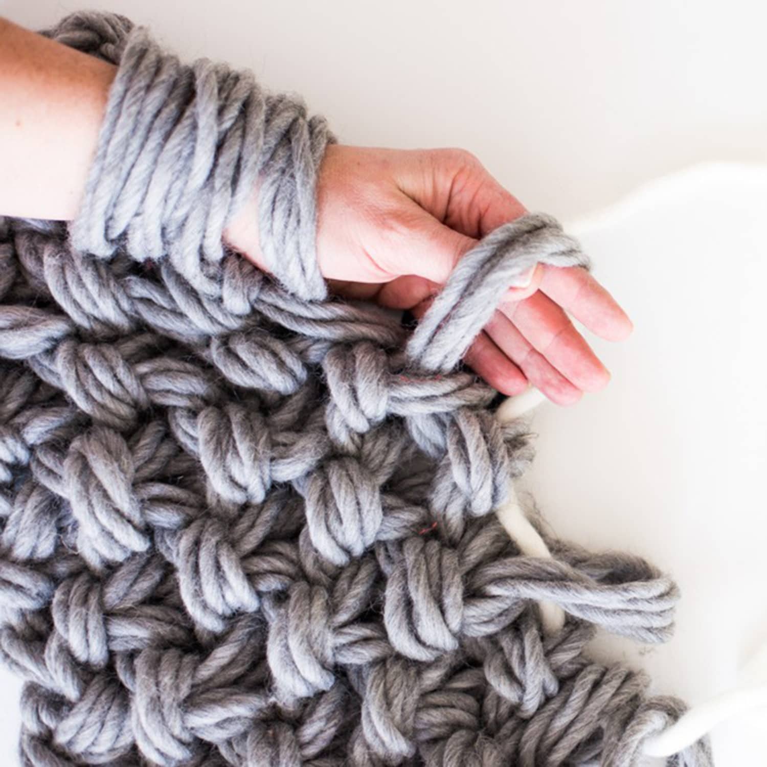 How to Finger Crochet a Market Bag Using Thin Yarn in 30 Minutes with  Simply Maggie 
