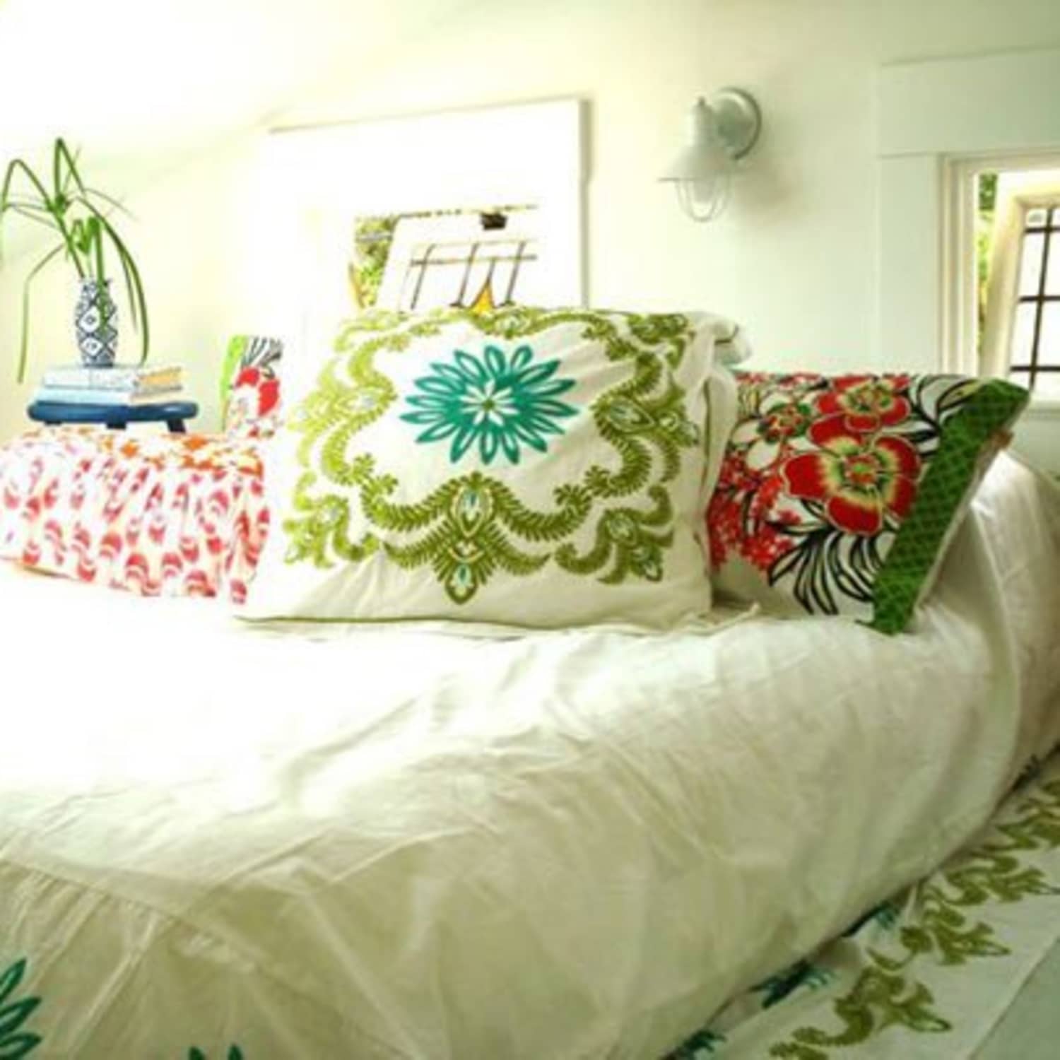 Tips Tricks How To Spot Clean Mattresses Bedding Apartment Therapy