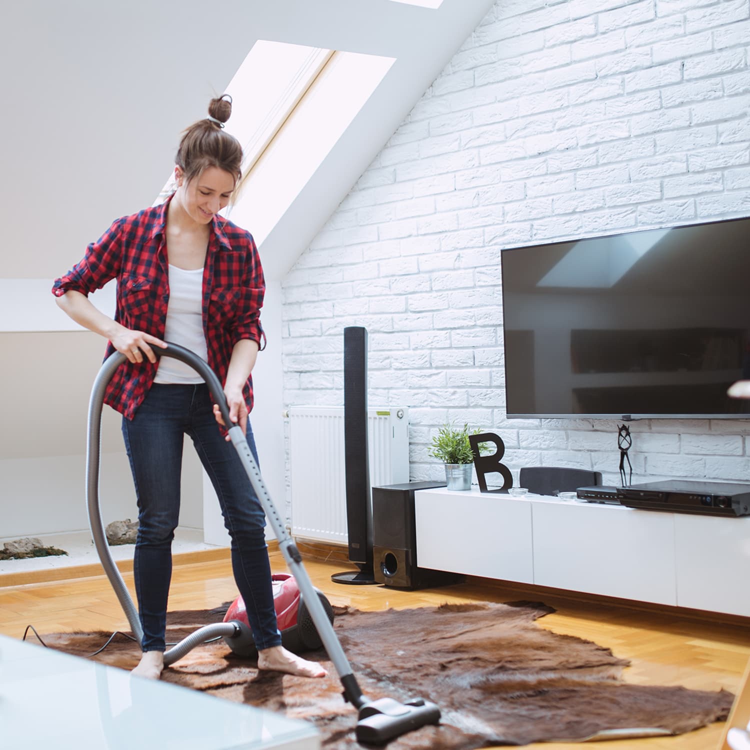 Best Vacuum Cleaners Of 2021 Upright Stick Canister Apartment Therapy