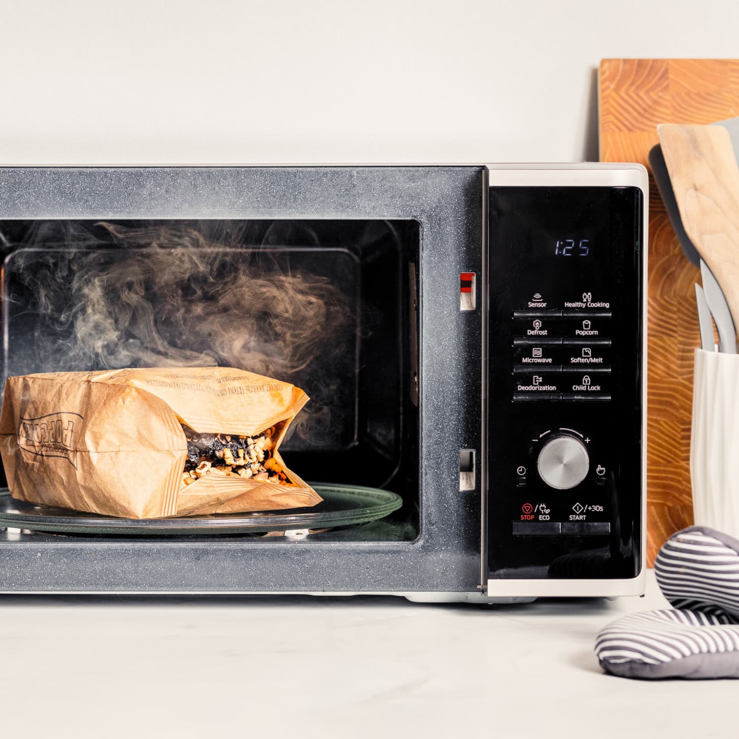 How To Clean A Microwave: 5 Tips To Keep Your Microwave Sparkling Clean