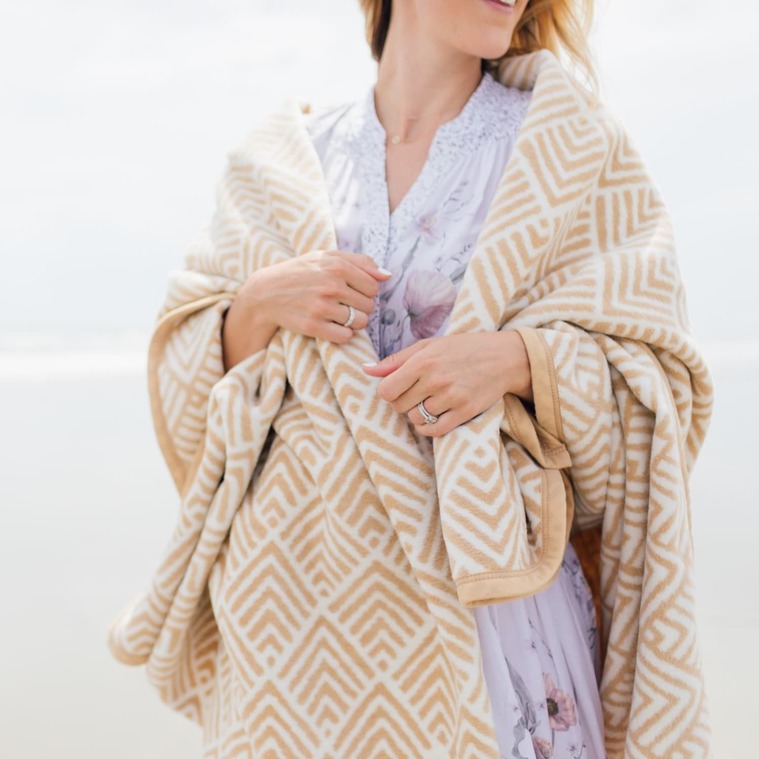 The Best Wearable Blanket Chappywrap Blanket Review Apartment Therapy