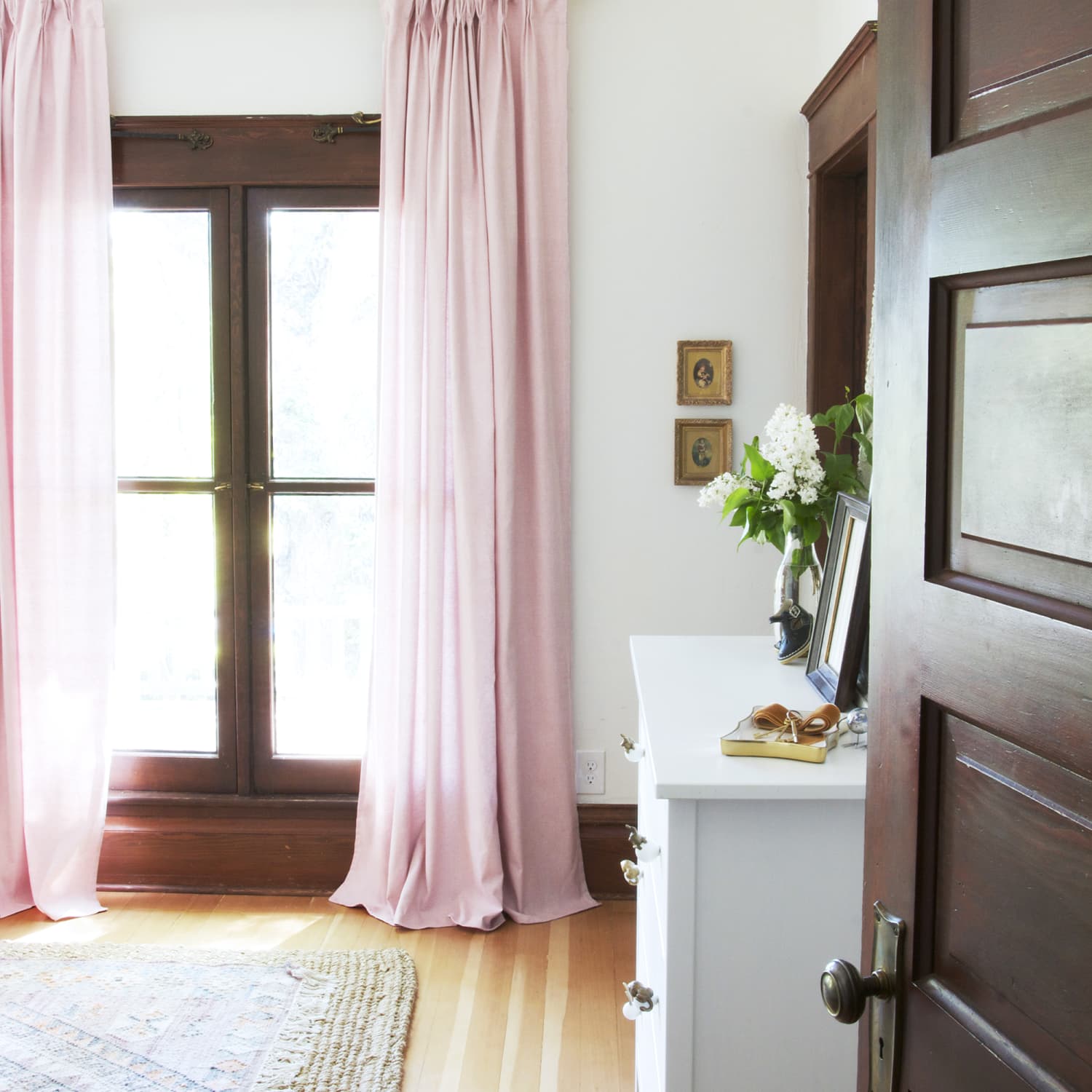 Milky Window - Makeshift Curtains : 7 Steps (with Pictures