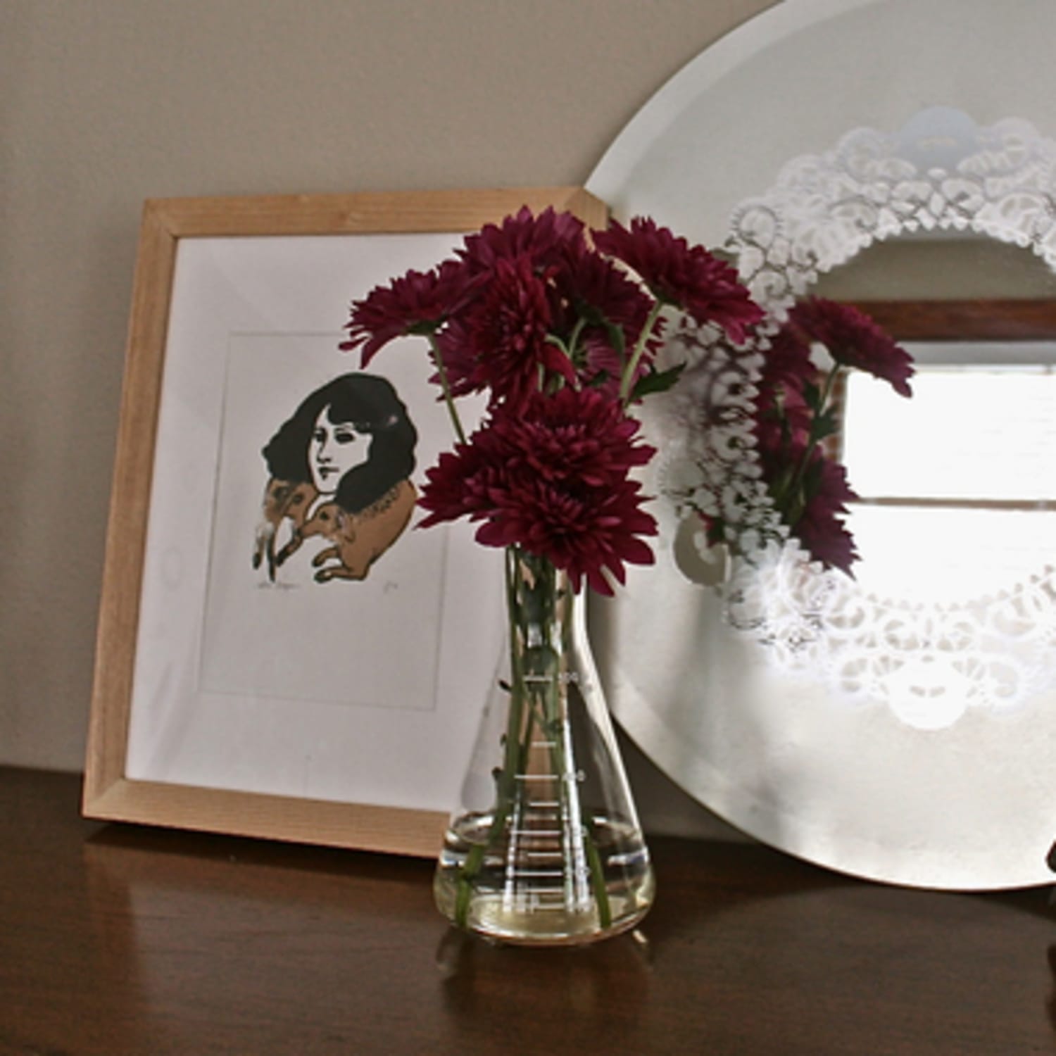 6 Ways to Make a Plain Mirror Look Fancy - DIY Mirror Ideas ...