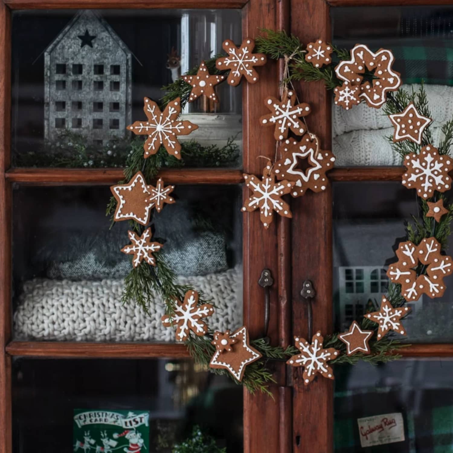 DIY window wreaths for Christmas