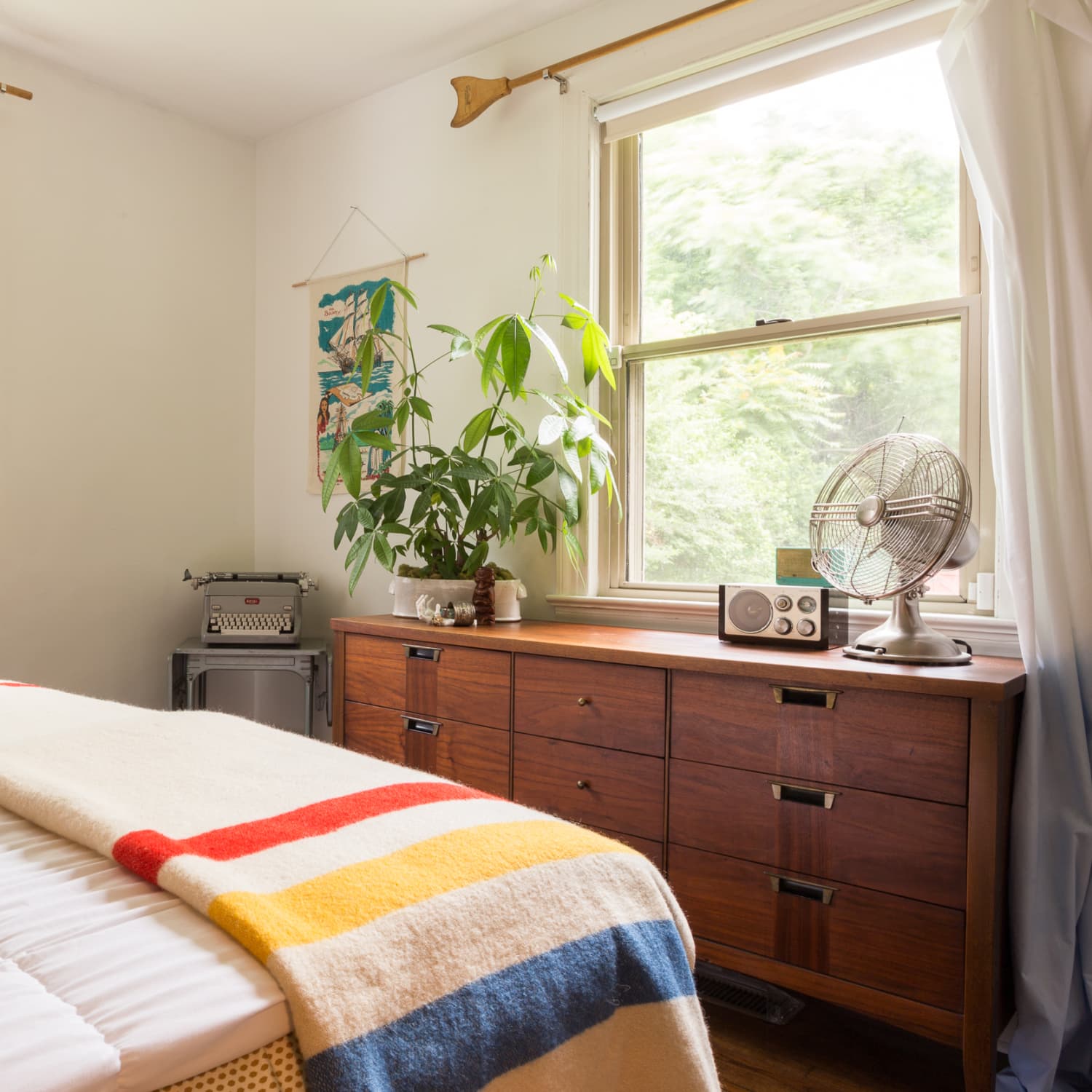 Experts' 8 Greatest Hacks of All Time for Organizing Your Dresser Drawers |  Apartment Therapy