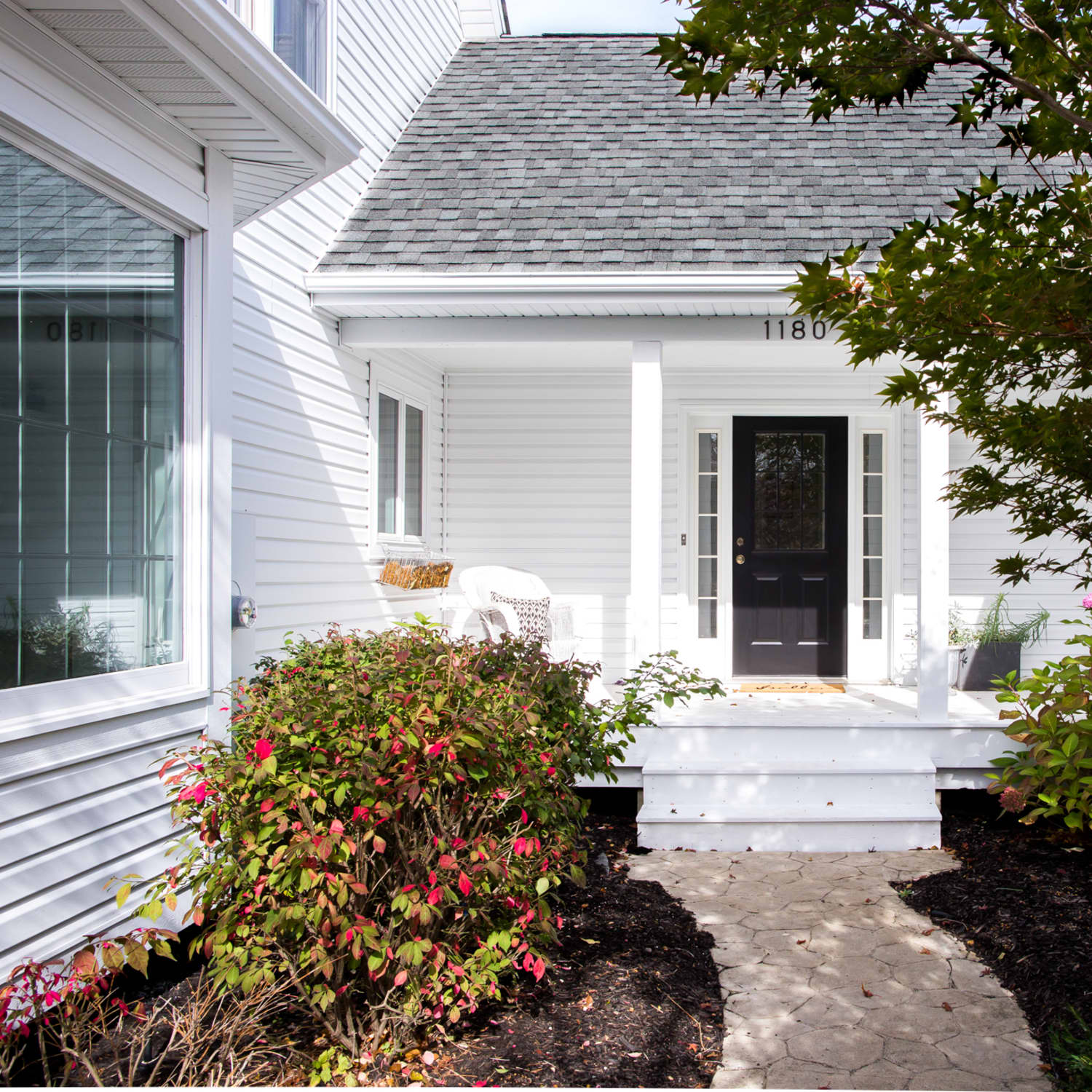 Outdated Concrete Porch Makeover Ideas | Apartment Therapy, image size:1500x1500