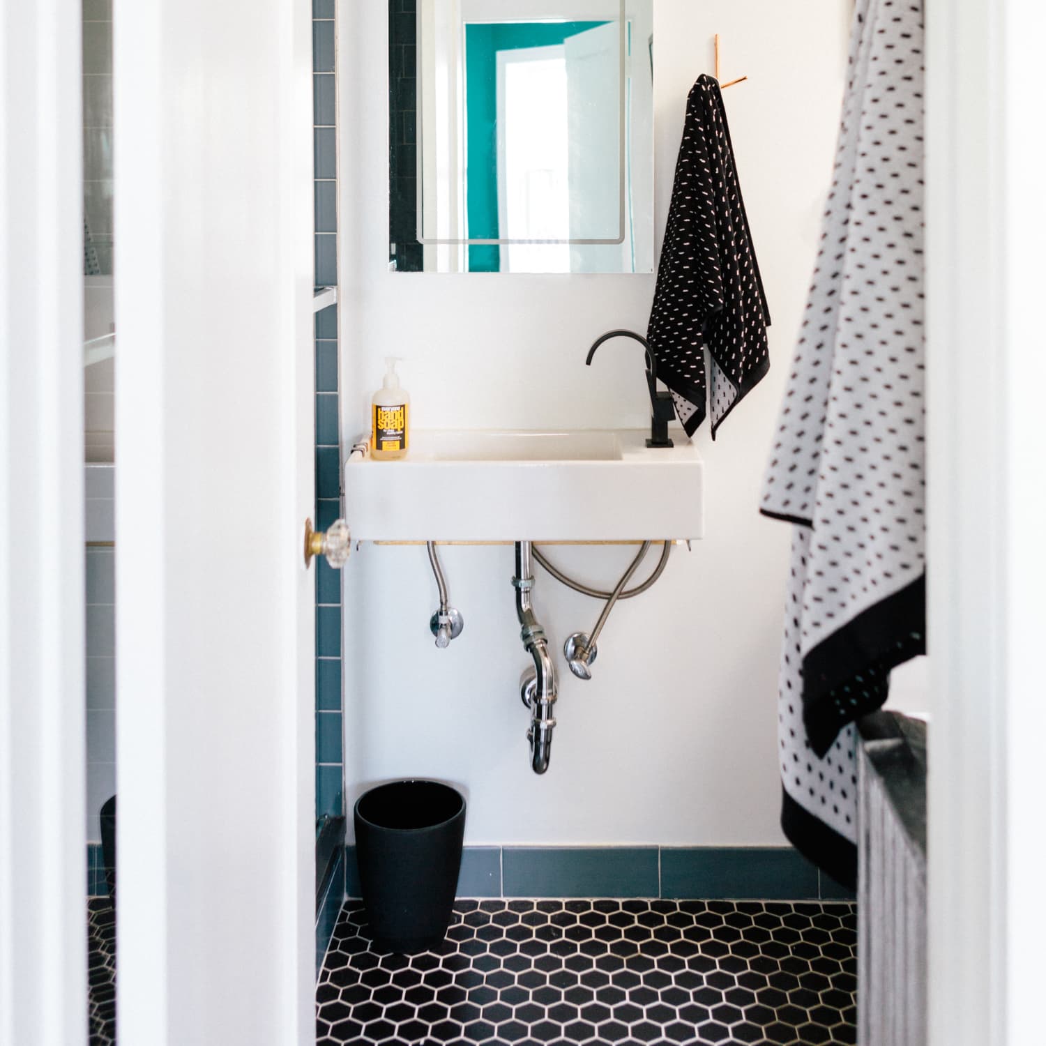 8 Best Cheap Towels For 2020 Where To Buy Affordable Towels Apartment Therapy