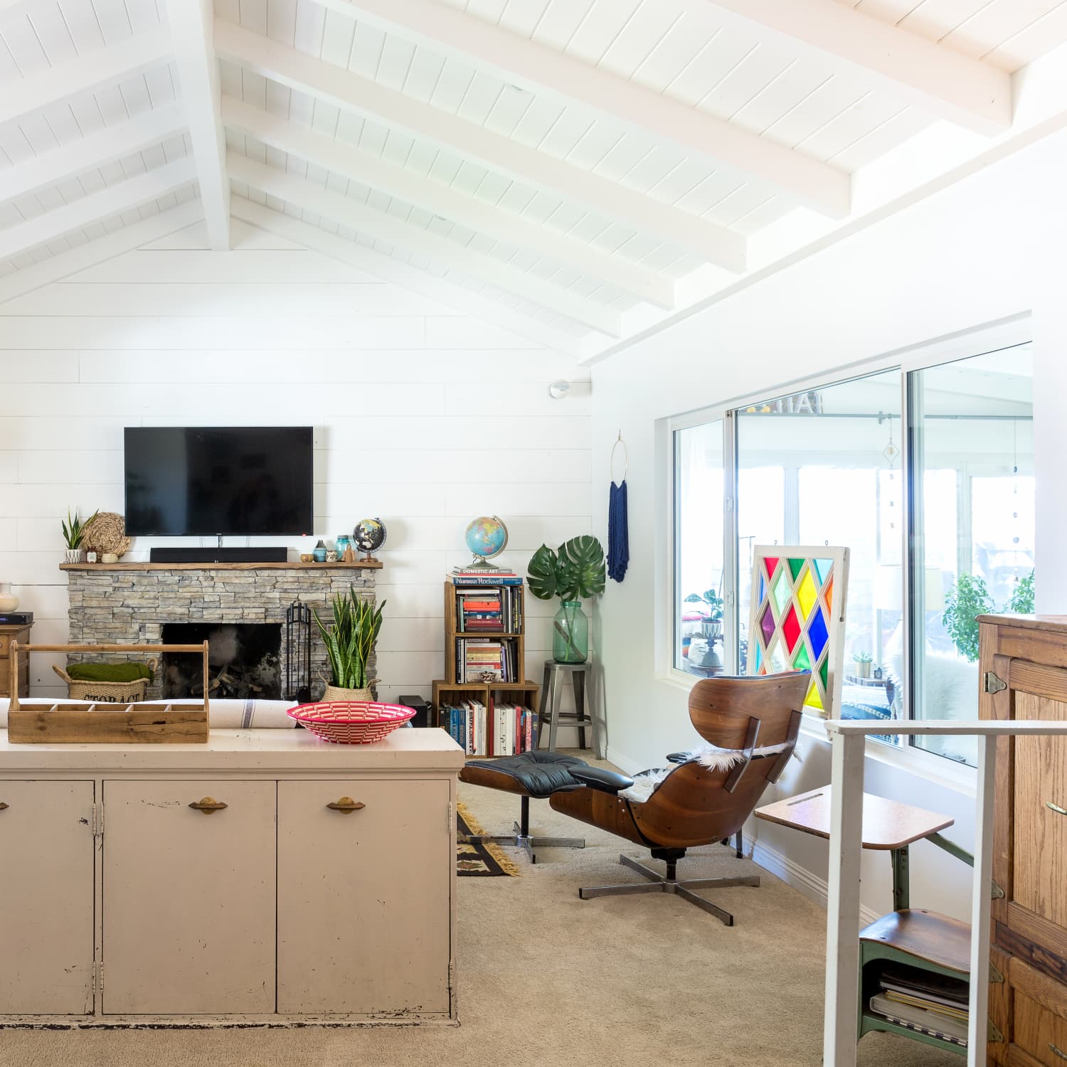 Learning To Love Wall To Wall Carpet Apartment Therapy A way to bring in some personality and color, or maybe cover unsightly damage or stains that are beyond a steam clean. wall to wall carpet apartment therapy