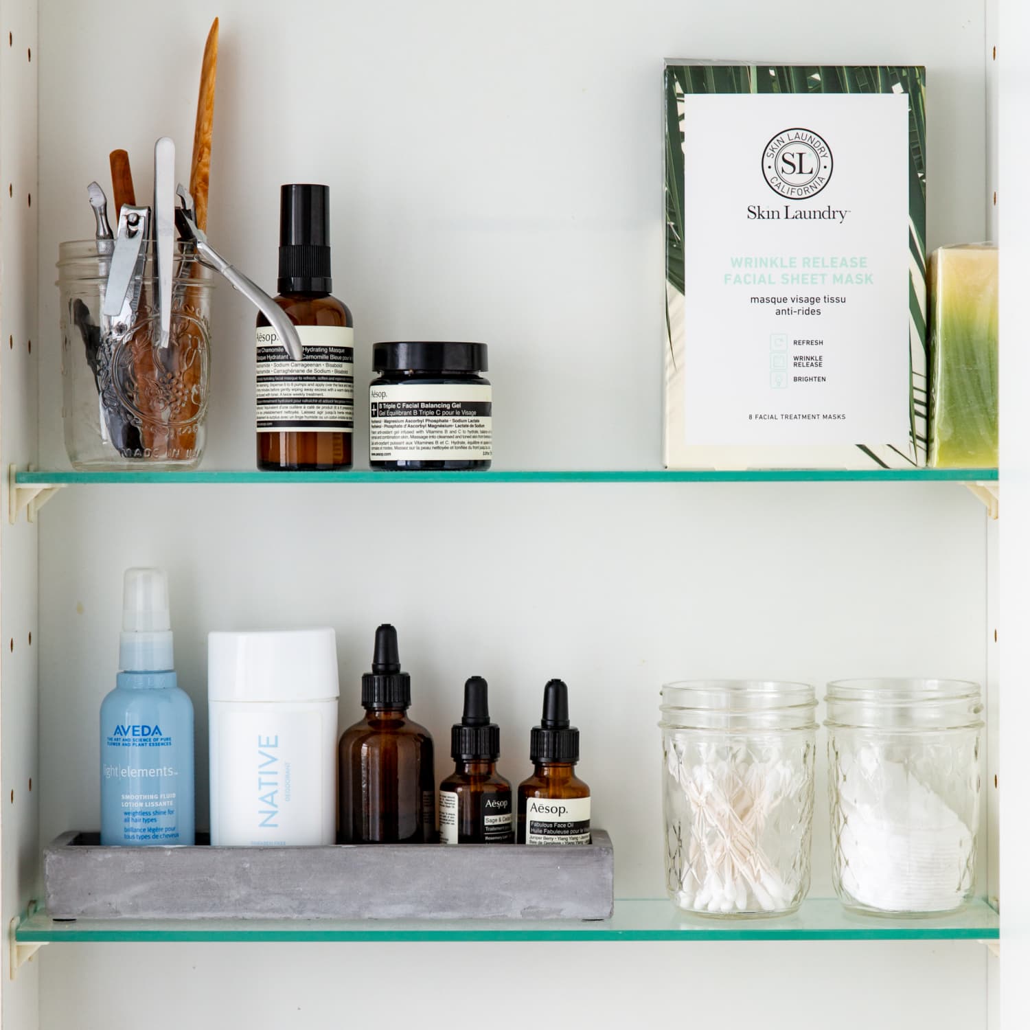 10 Medicine Cabinet Organizer Ideas to Streamline Your Bathroom