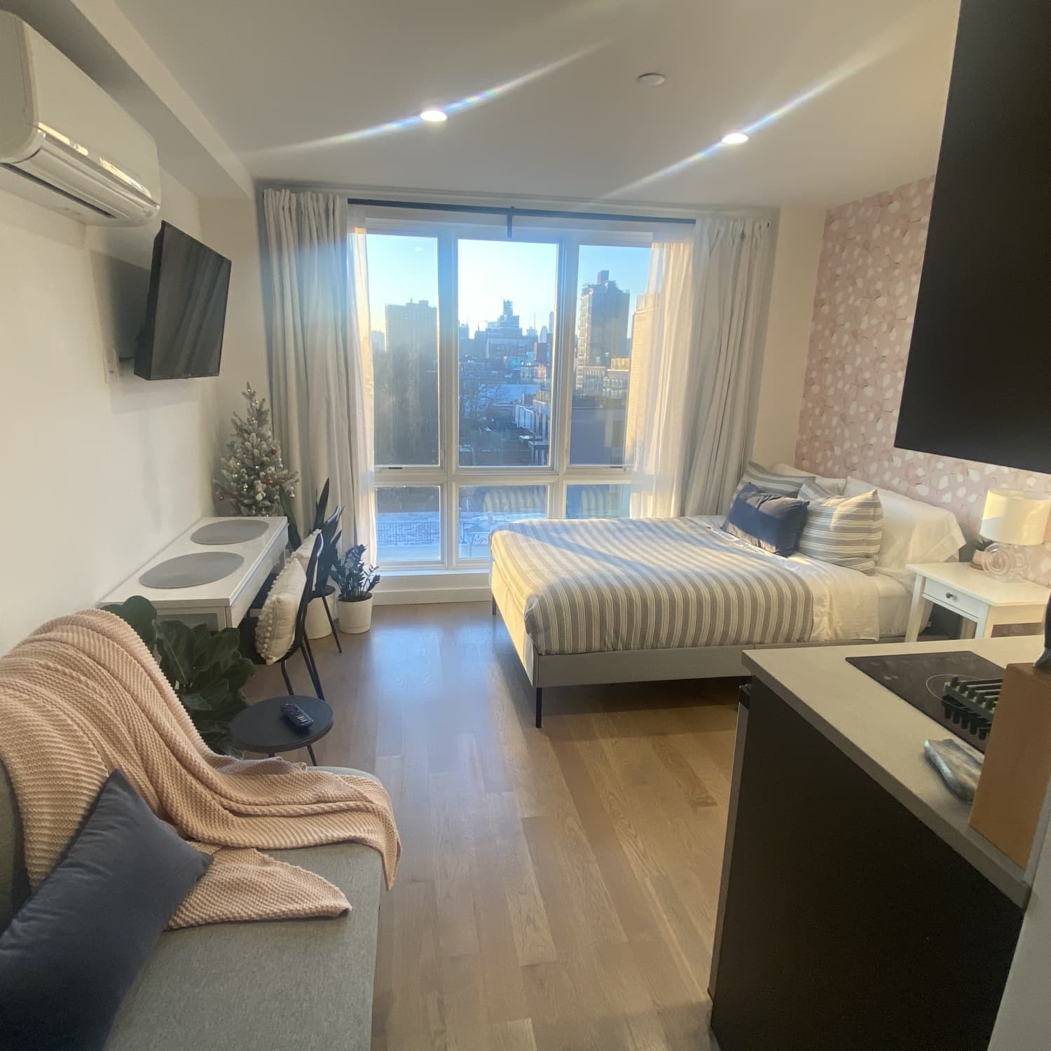 150-Square-Foot New York City Studio Apartment Tour Photos 