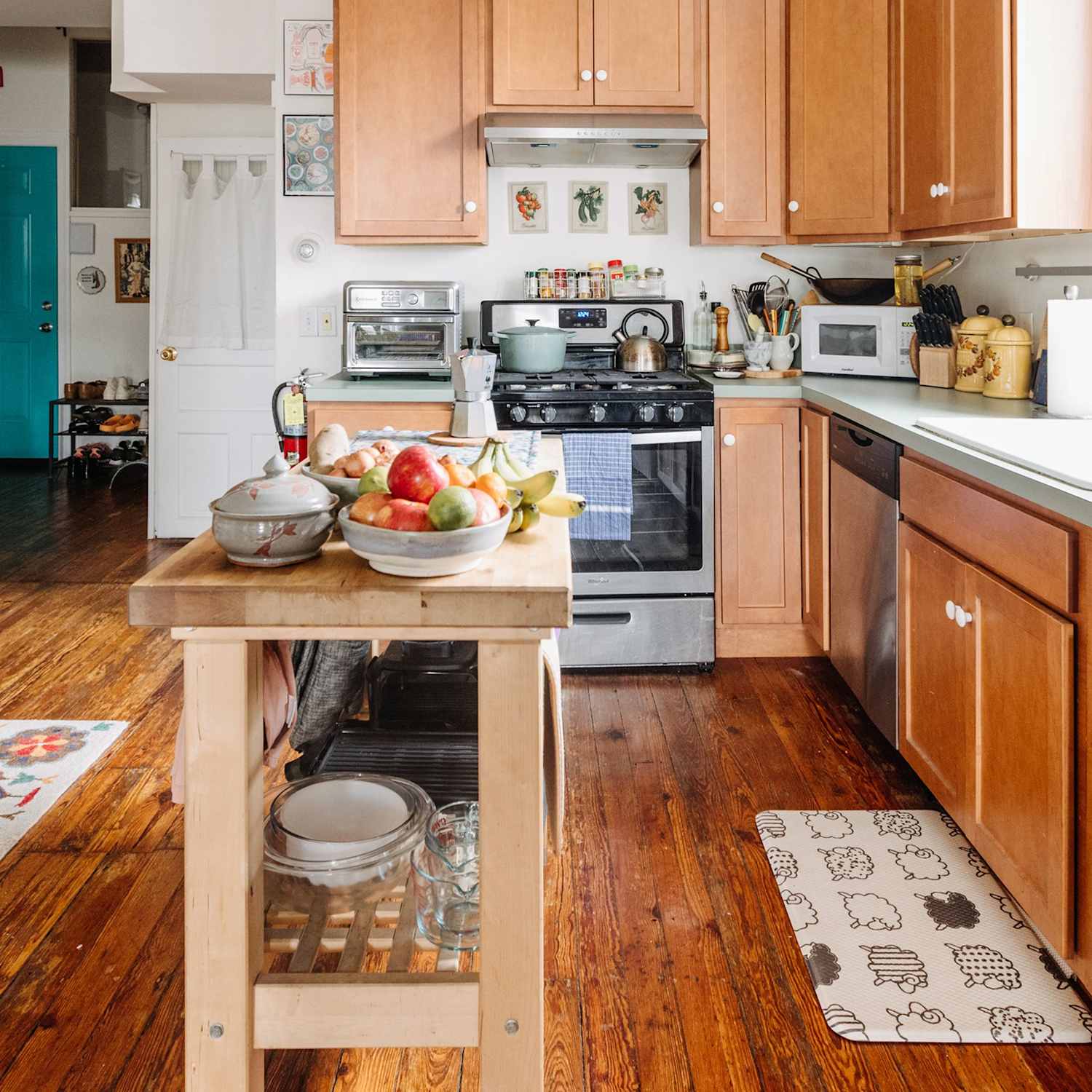How to Organize Small Kitchen Counter: Expert Tips