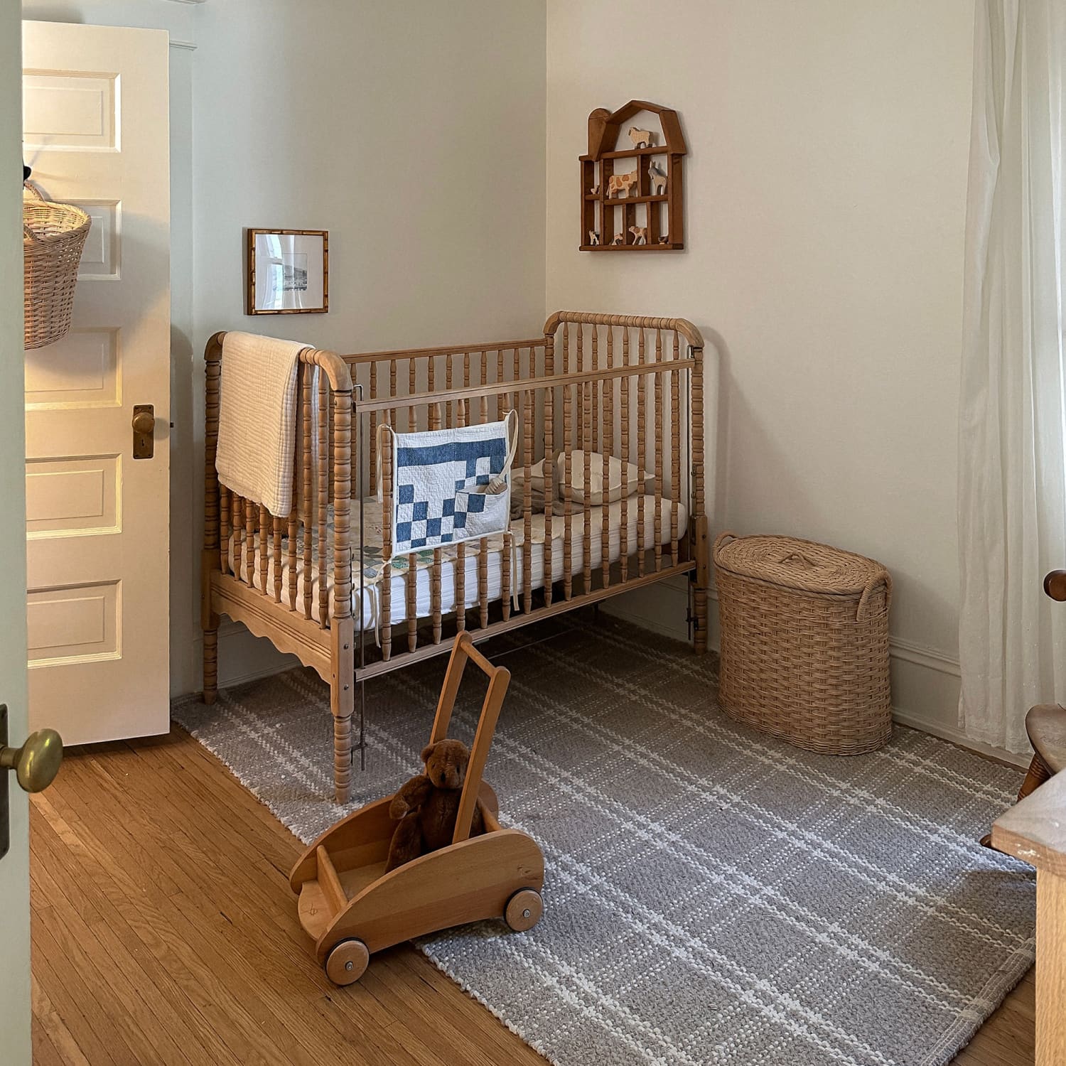 See the Jenny Lind Spindle Crib Look-Alike in This Tranquil