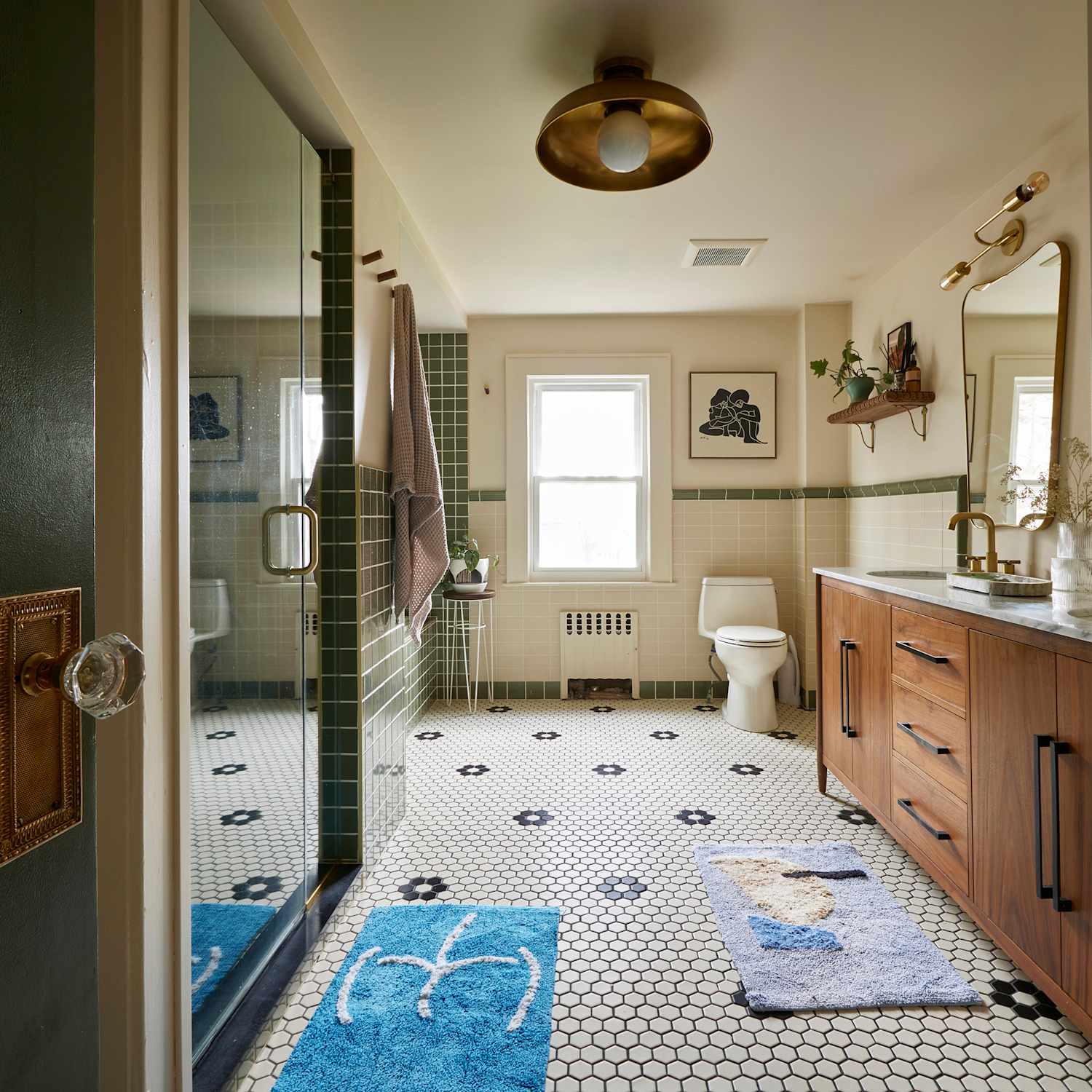 31 Bathroom Color Ideas From Real, Gorgeous Homes | Apartment Therapy, image size:1500x1500