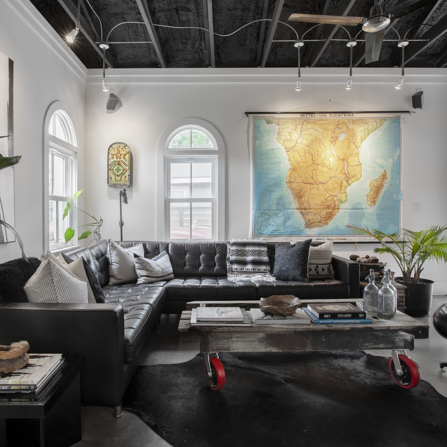 The Best Ways to Work Black into a Room's Design Scheme, According to a  Designer | Apartment Therapy