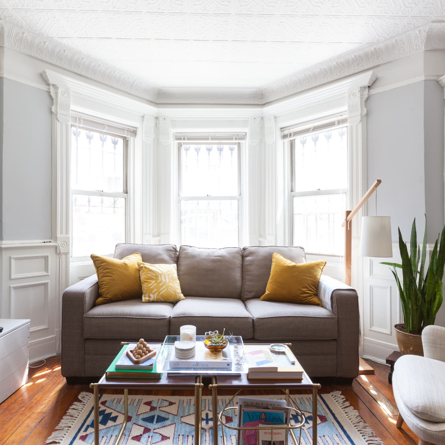 Here S How Much It Should Cost To Reupholster A Couch Apartment