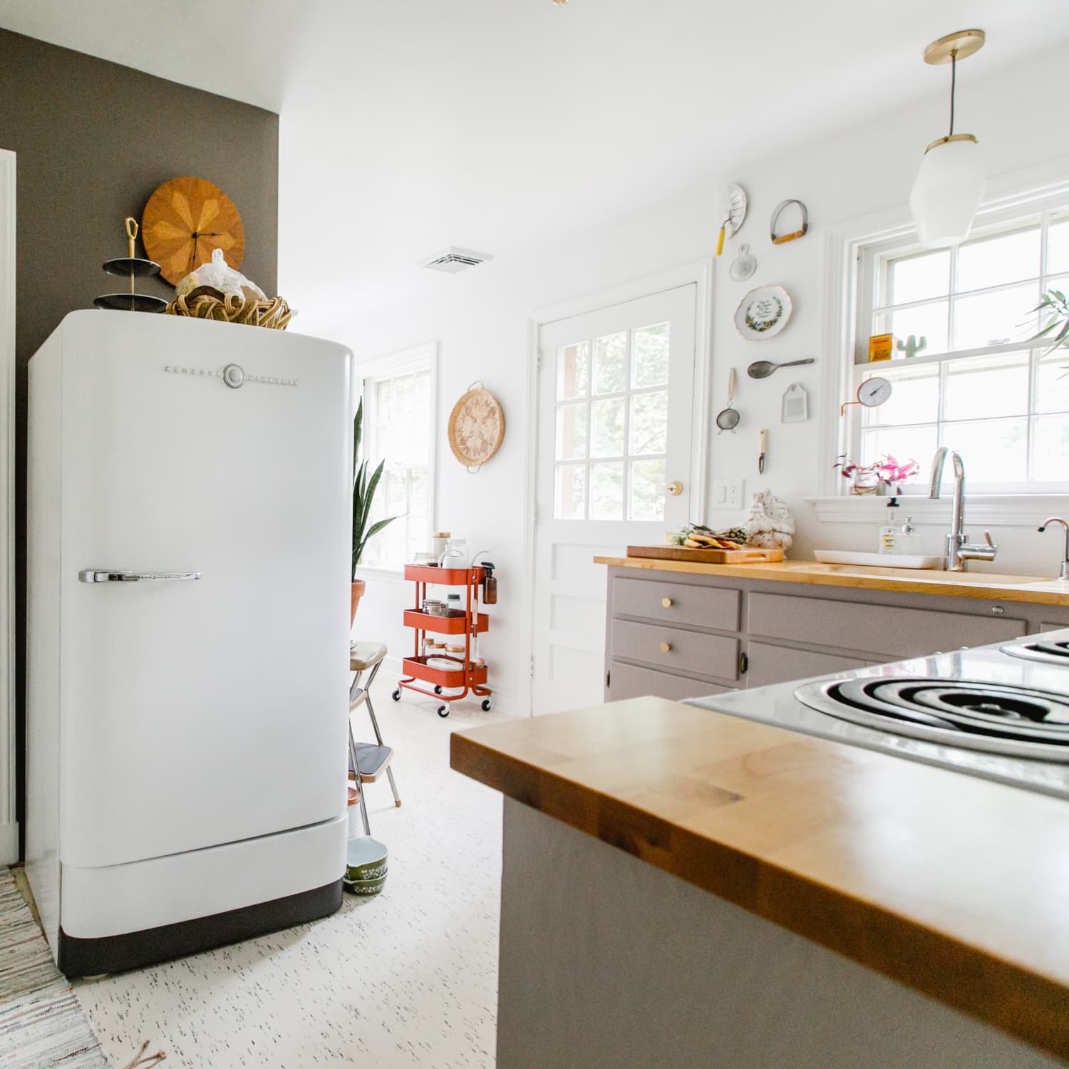 How to Fix a Kitchen Layout with a Refrigerator That's Floating in Space |  Apartment Therapy, image size:1500x1500