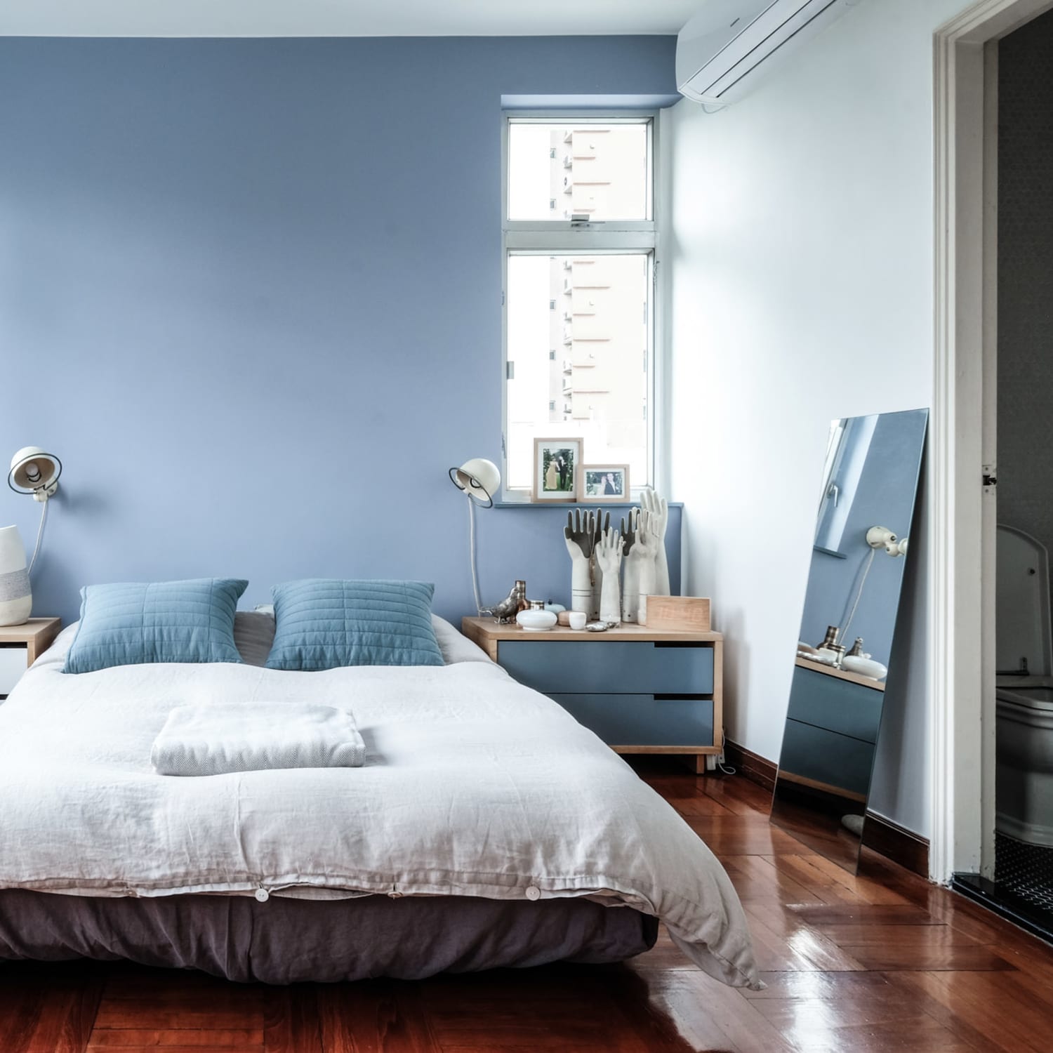 The best blue paint according to design experts