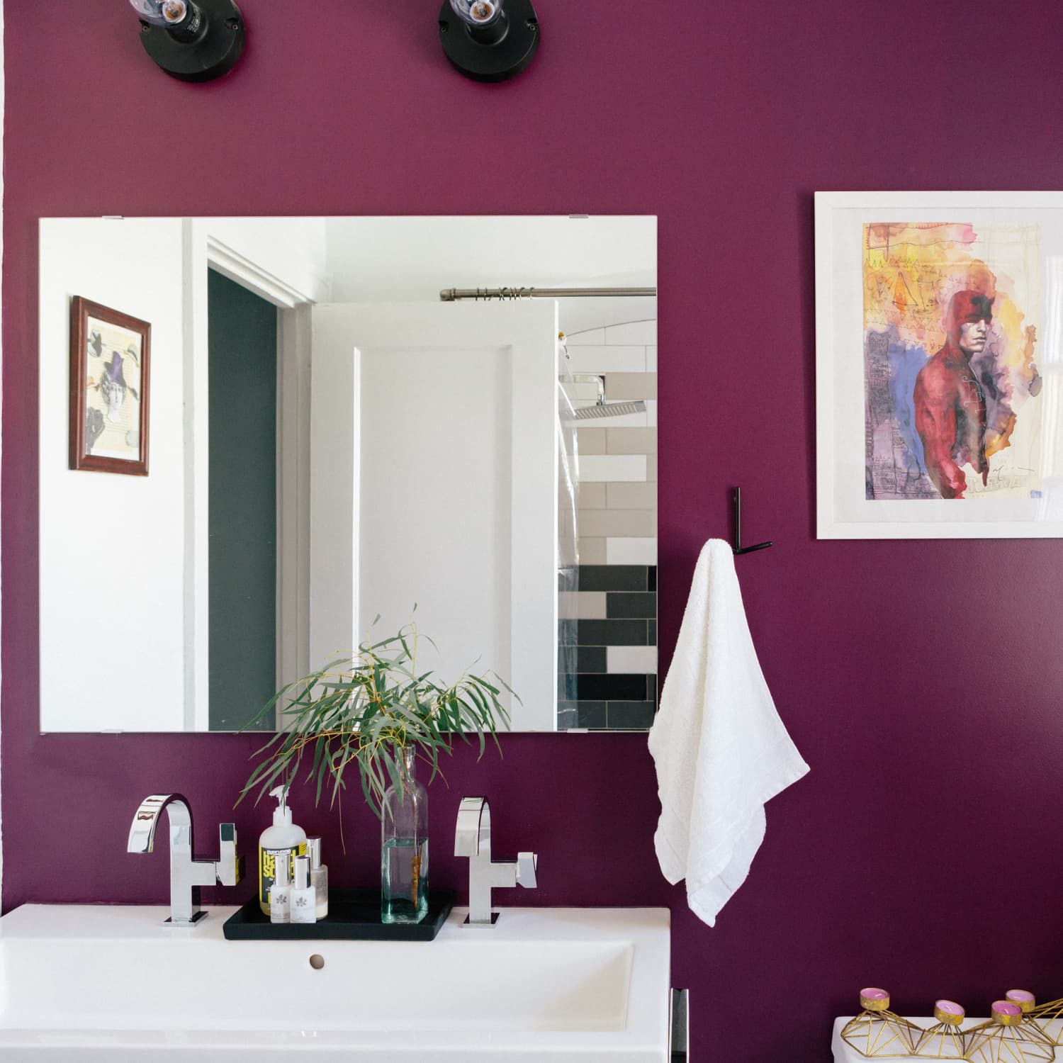 Paint Ideas For Small Bathrooms : Dark Paint In A Small Bathroom Here S What You Need To Know : Color choices for your bathroom paint color ideas can seem limited when the space available feels almost nonexistent.