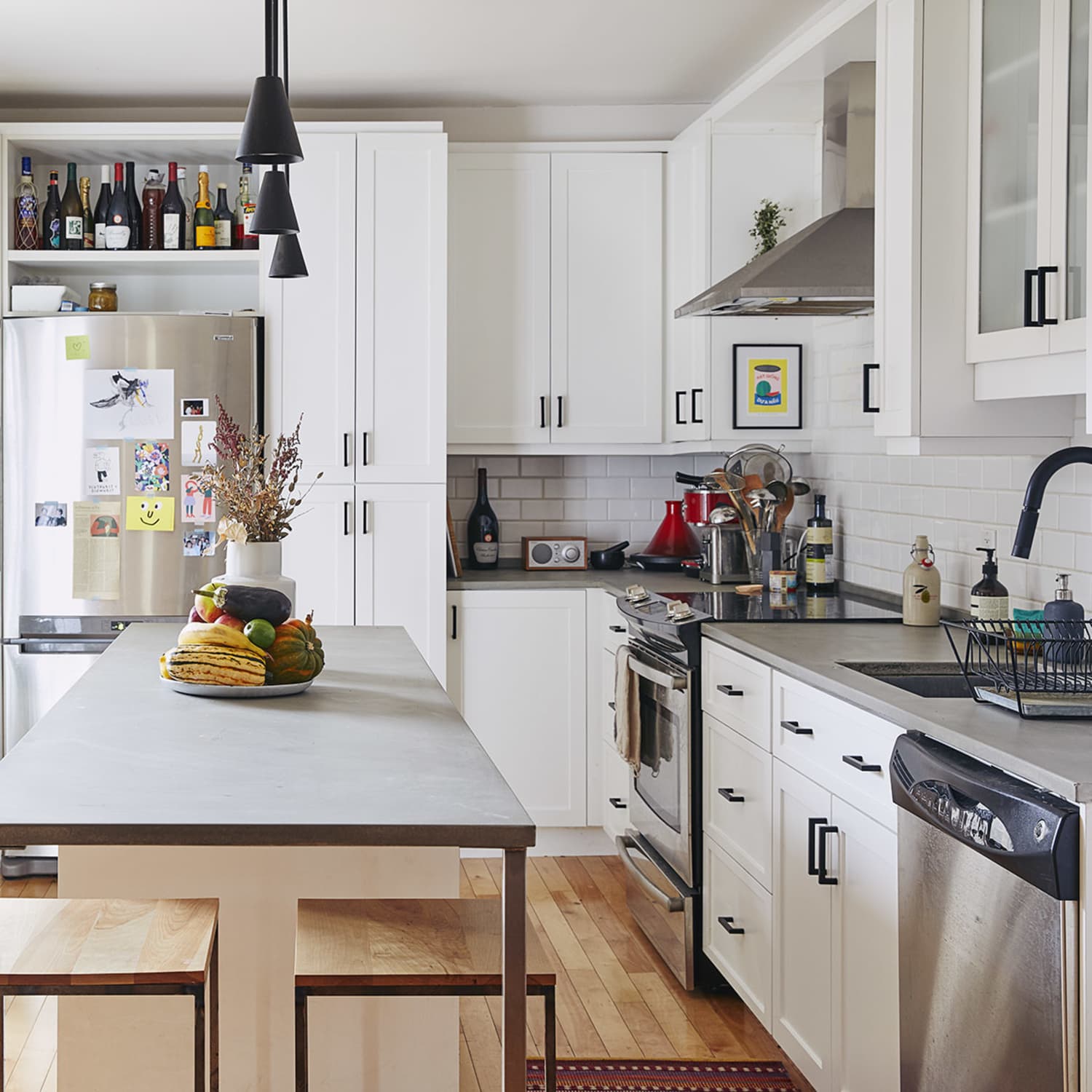 Small Kitchen Backsplash Tiles For Walls To Make It Look Spacious