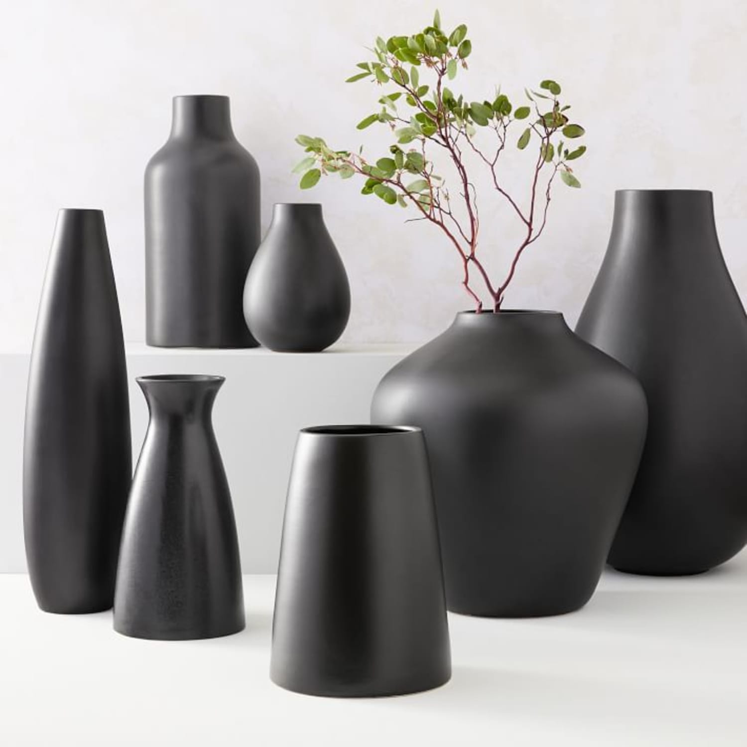 Ваза черная матовая. 1563290567-Pure-Black-Ceramic-Vases-c_Ceramic+Vases. Стильные вазы для интерьера. Керамическая ваза. Черные вазы.
