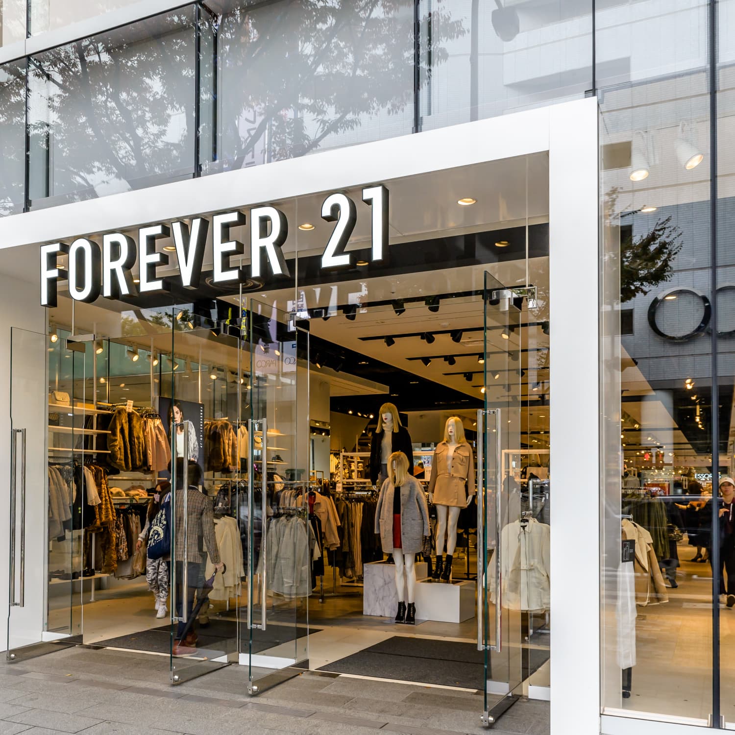 Forever 21 hi-res stock photography and images - Alamy