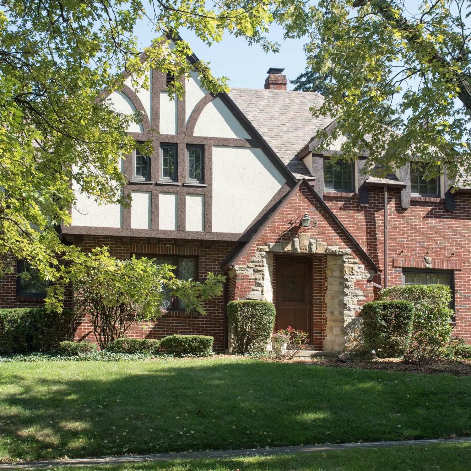 3 Things Real Estate Agents Always Say About Tudor Homes | Apartment Therapy, image size:1500x1500