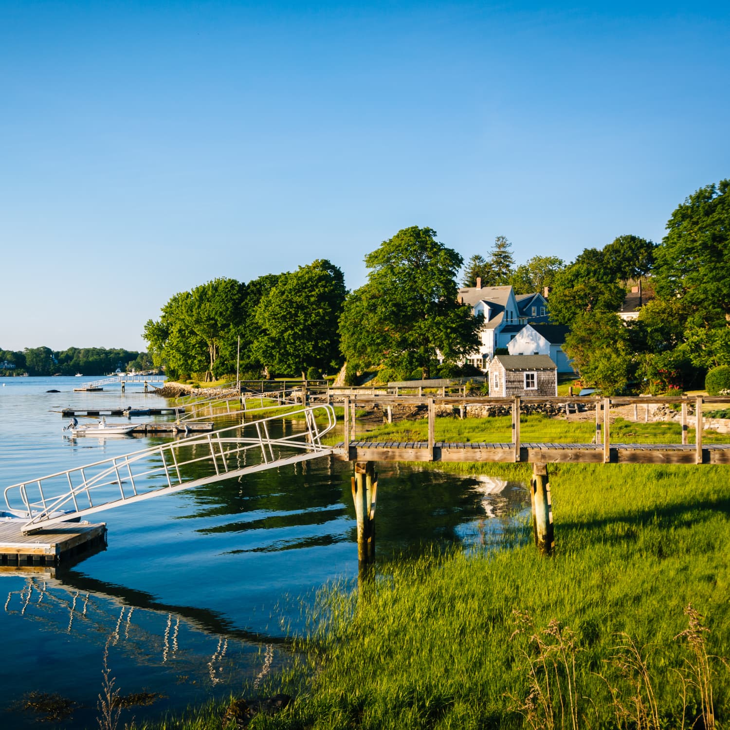 These Are the Most Affordable Lake Towns In the U.S. | Apartment Therapy