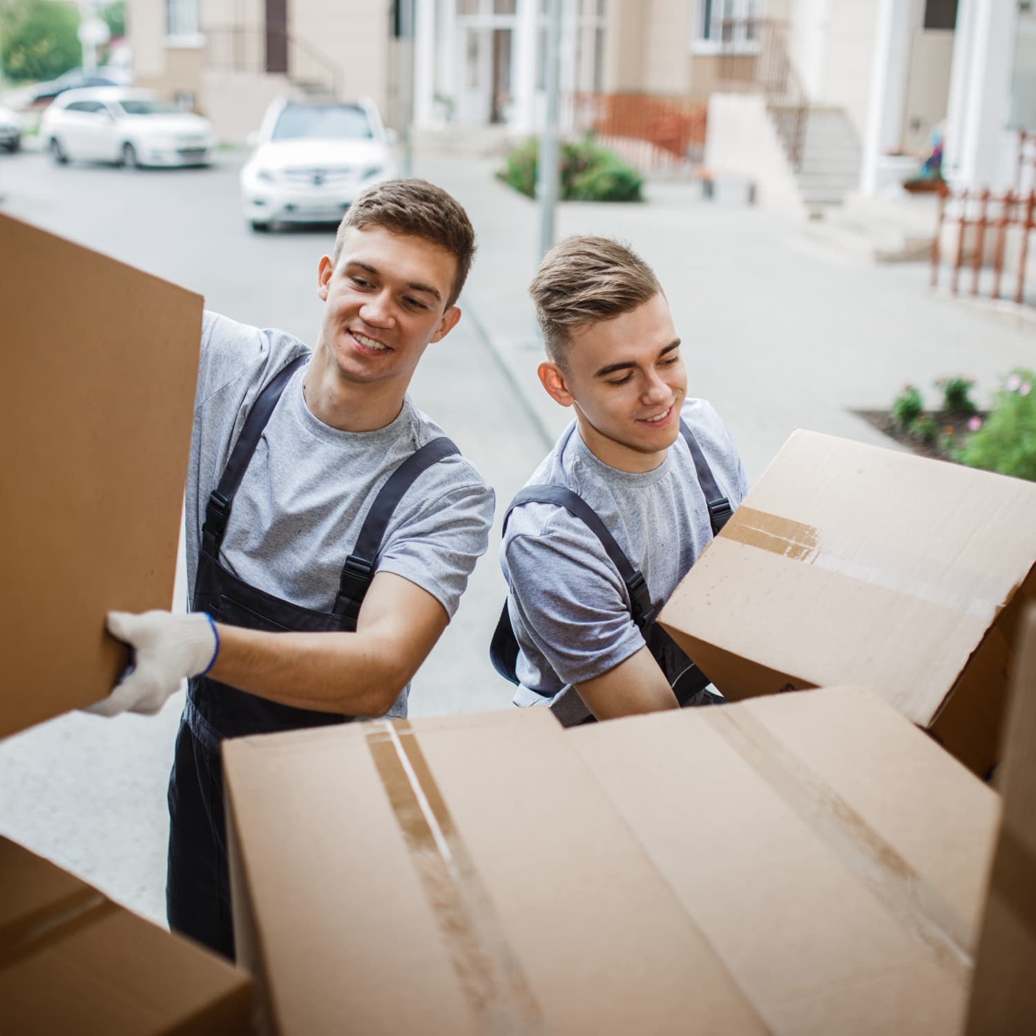 7 Terms You Need To Know Before Signing a Moving Contract | Apartment Therapy